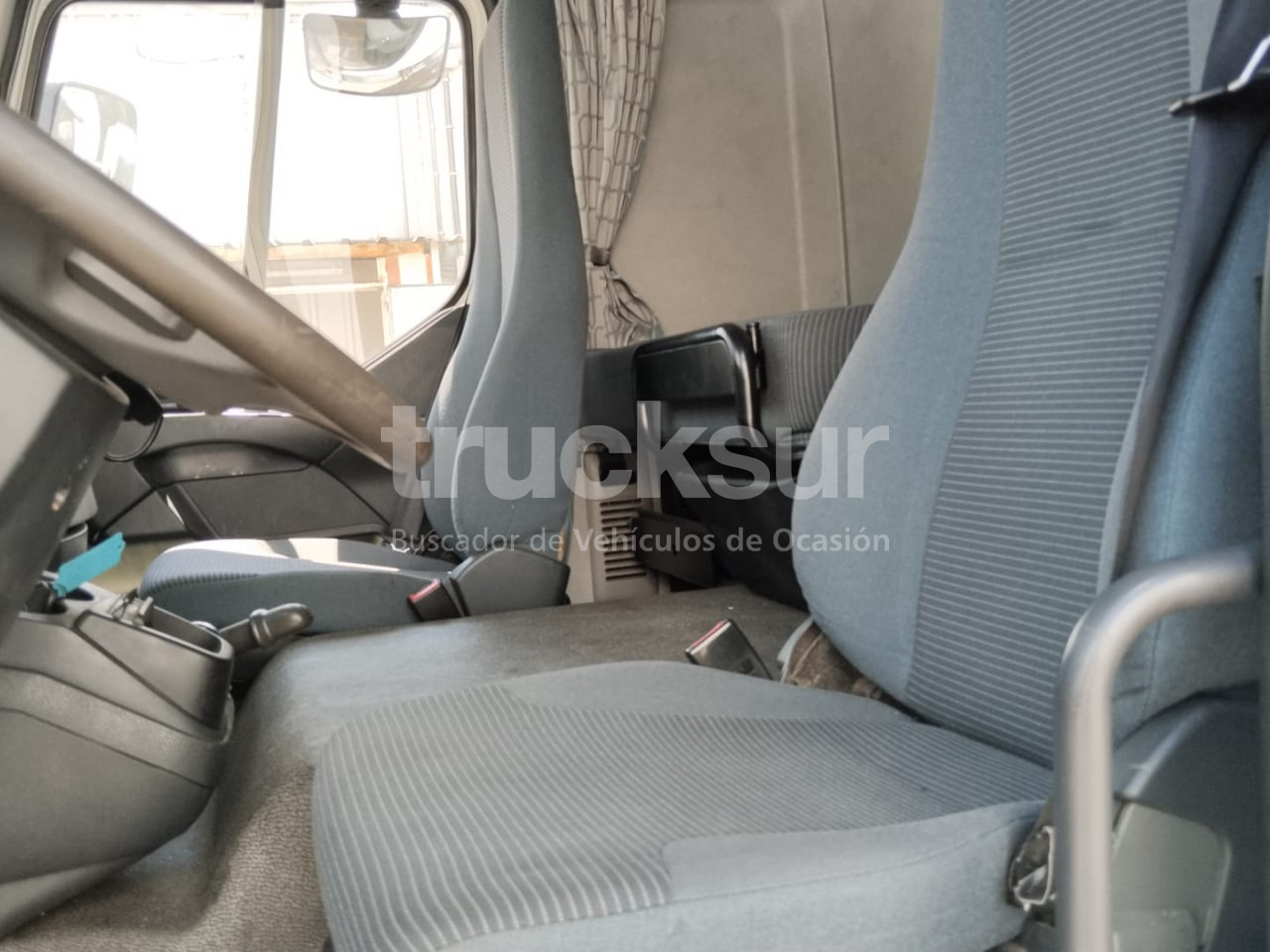 VOLVO FL290 - Caminhão frigorífico: foto 3 VOLVO FL290 - Caminhão frigorífico: foto 3