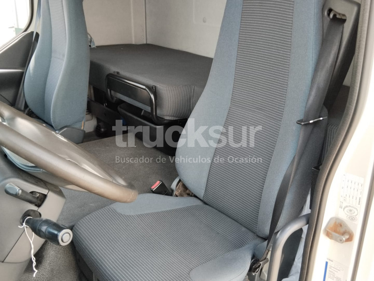 VOLVO FL290 - Caminhão frigorífico: foto 4 VOLVO FL290 - Caminhão frigorífico: foto 4