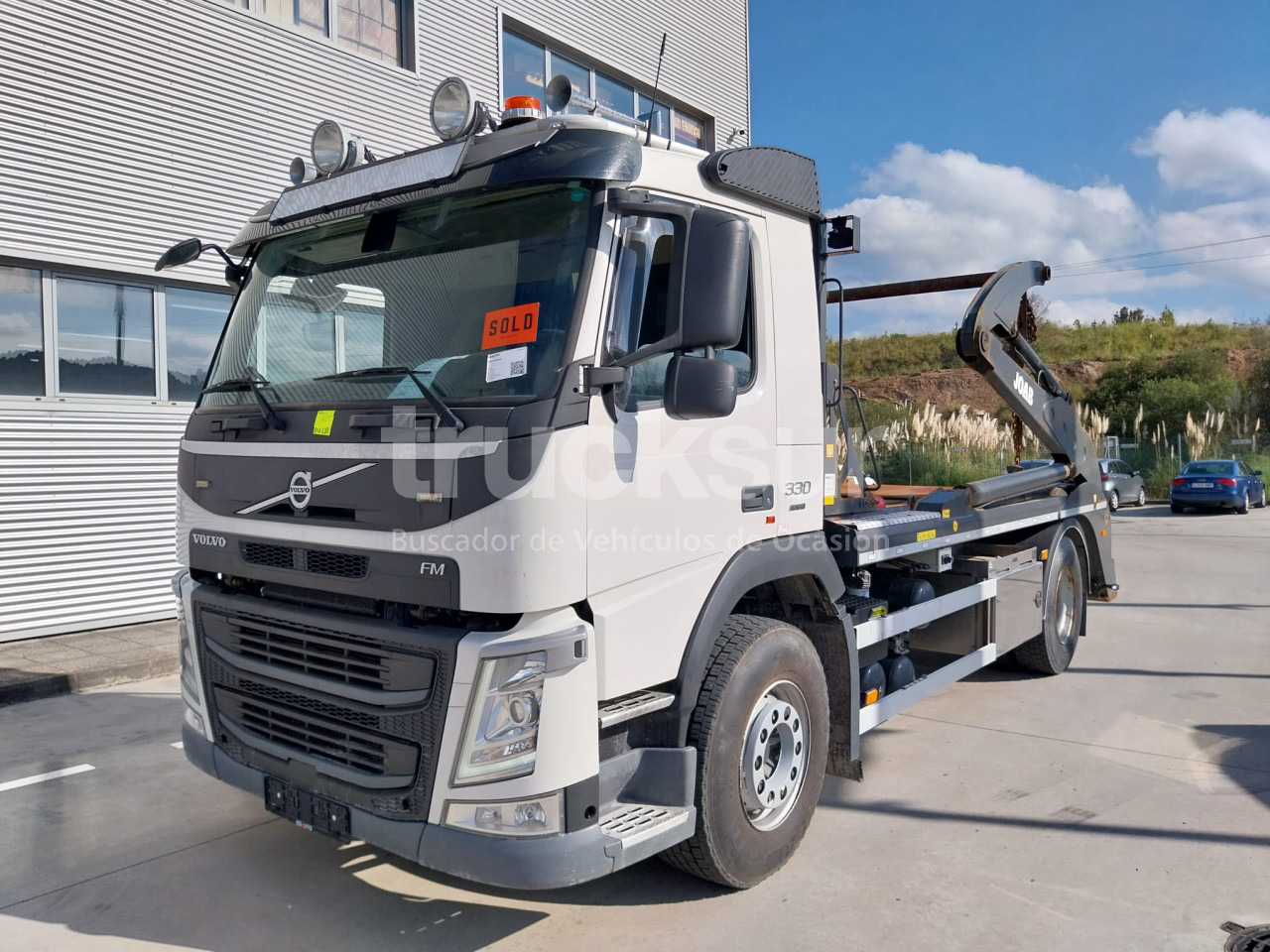 VOLVO FM 330HP - Caminhão multibenne: foto 1 VOLVO FM 330HP - Caminhão multibenne: foto 1