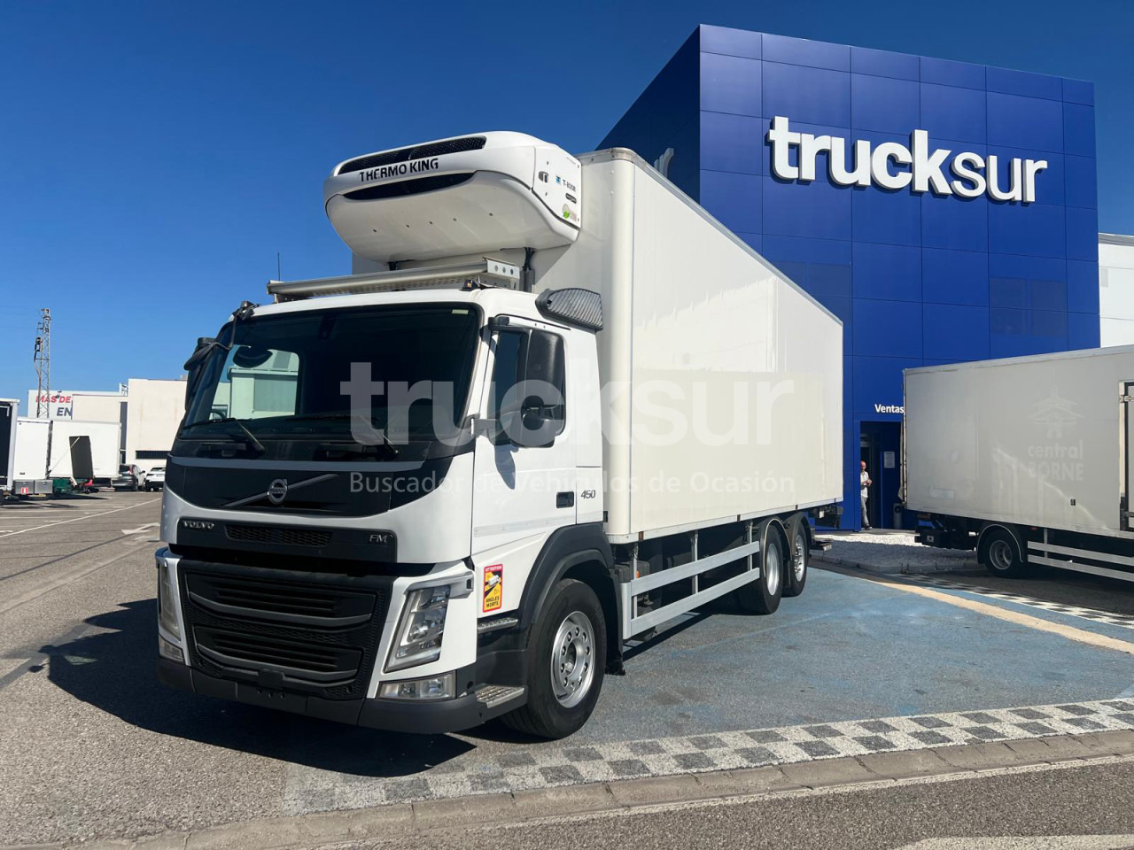 VOLVO FM450 ejes 6x2*4 - Caminhão frigorífico: foto 1 VOLVO FM450 ejes 6x2*4 - Caminhão frigorífico: foto 1