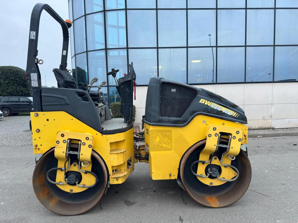 Bomag BW138 AD-5 - Compactador de asfalto: foto 2 Bomag BW138 AD-5 - Compactador de asfalto: foto 2