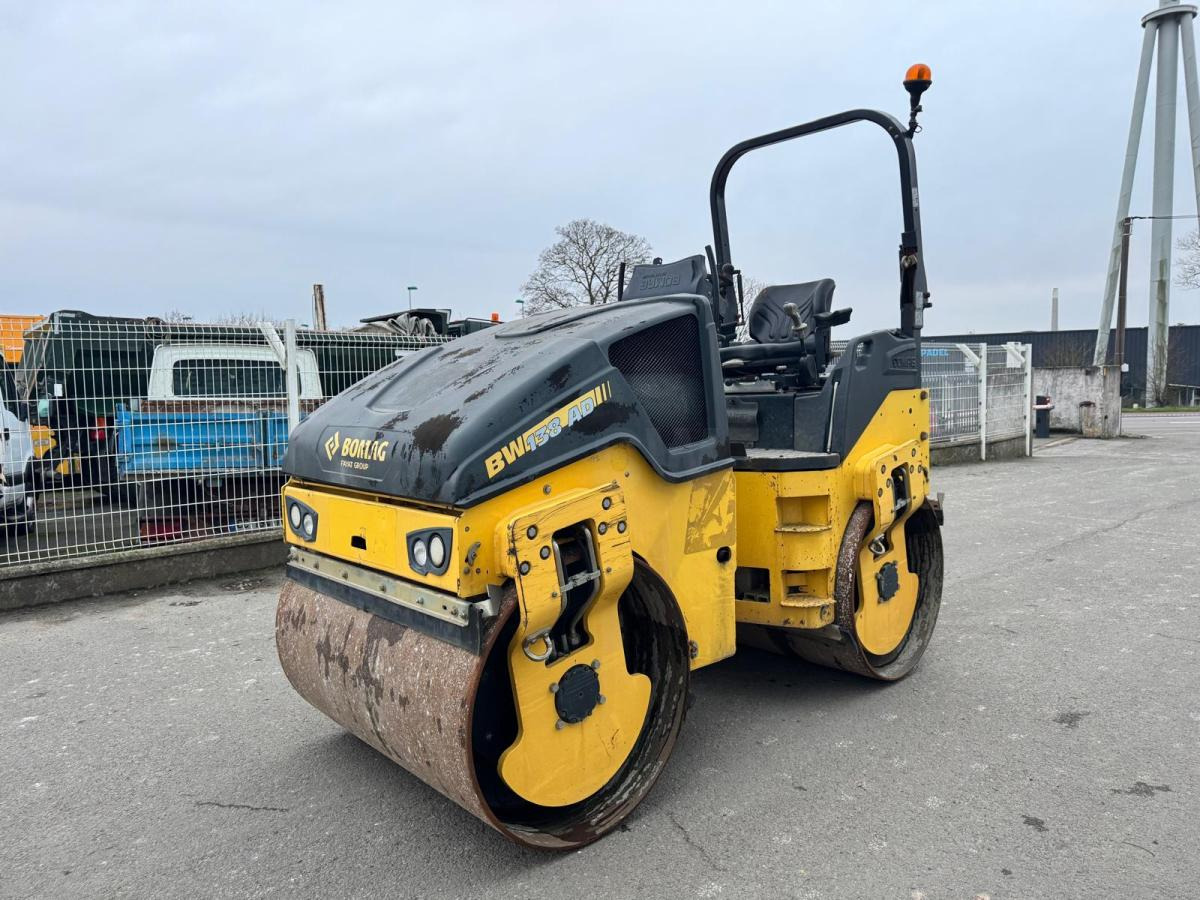 Bomag BW138 AD-5 - Compactador de asfalto: foto 1 Bomag BW138 AD-5 - Compactador de asfalto: foto 1