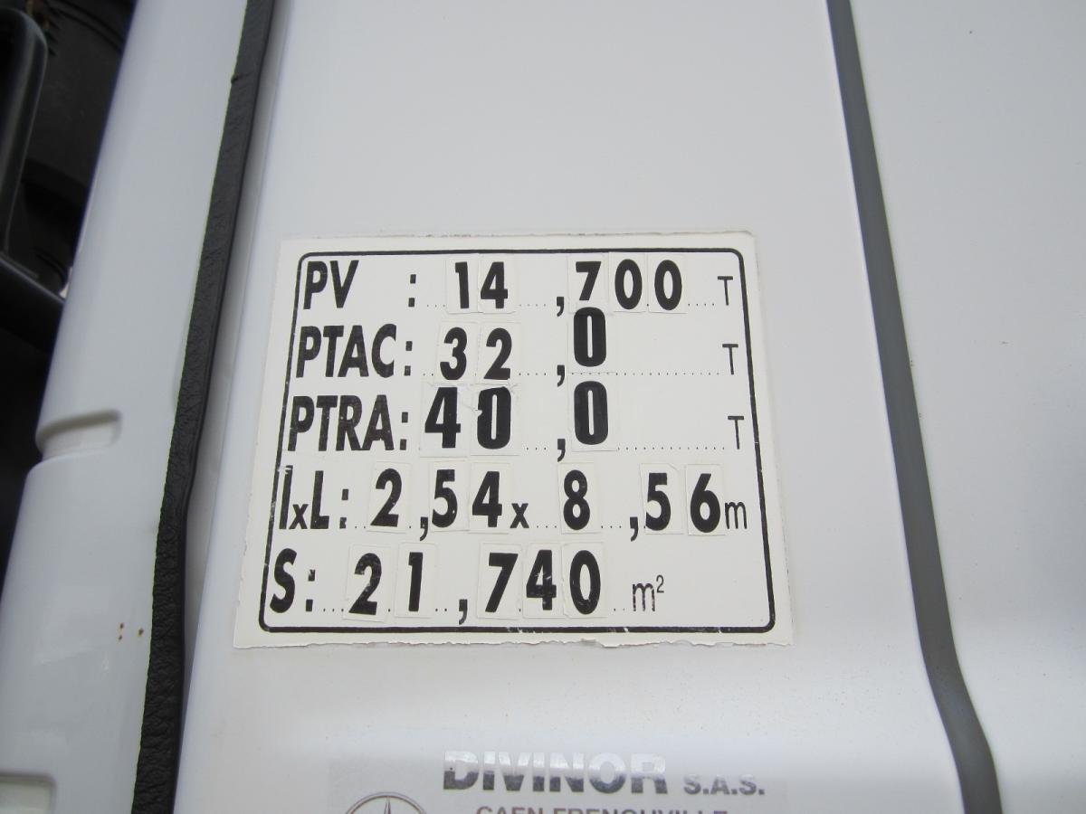 Mercedes AXOR 3240 - Caminhão basculante: foto 4 Mercedes AXOR 3240 - Caminhão basculante: foto 4