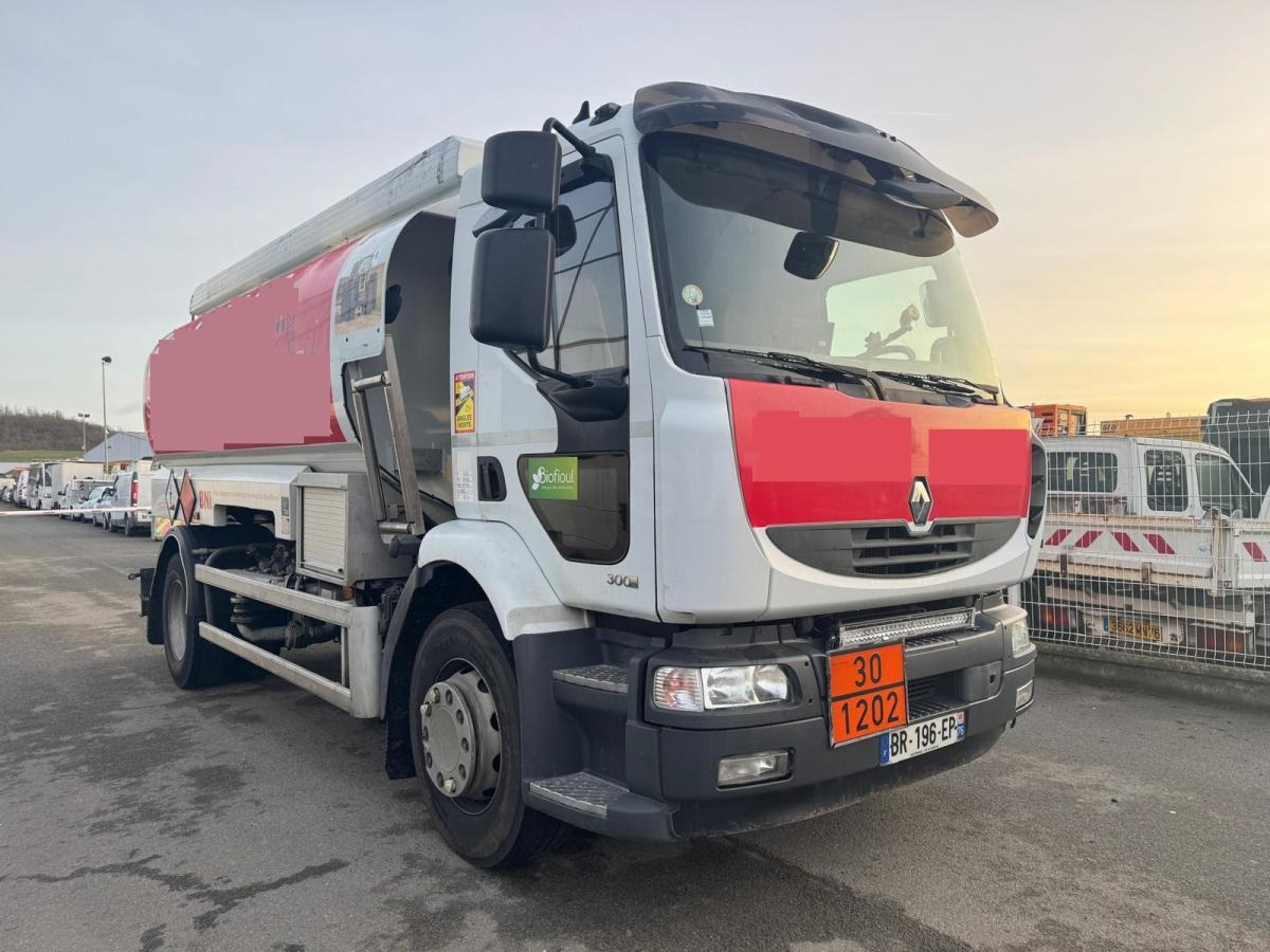 Renault Premium 300 DXI - Caminhão tanque: foto 3 Renault Premium 300 DXI - Caminhão tanque: foto 3