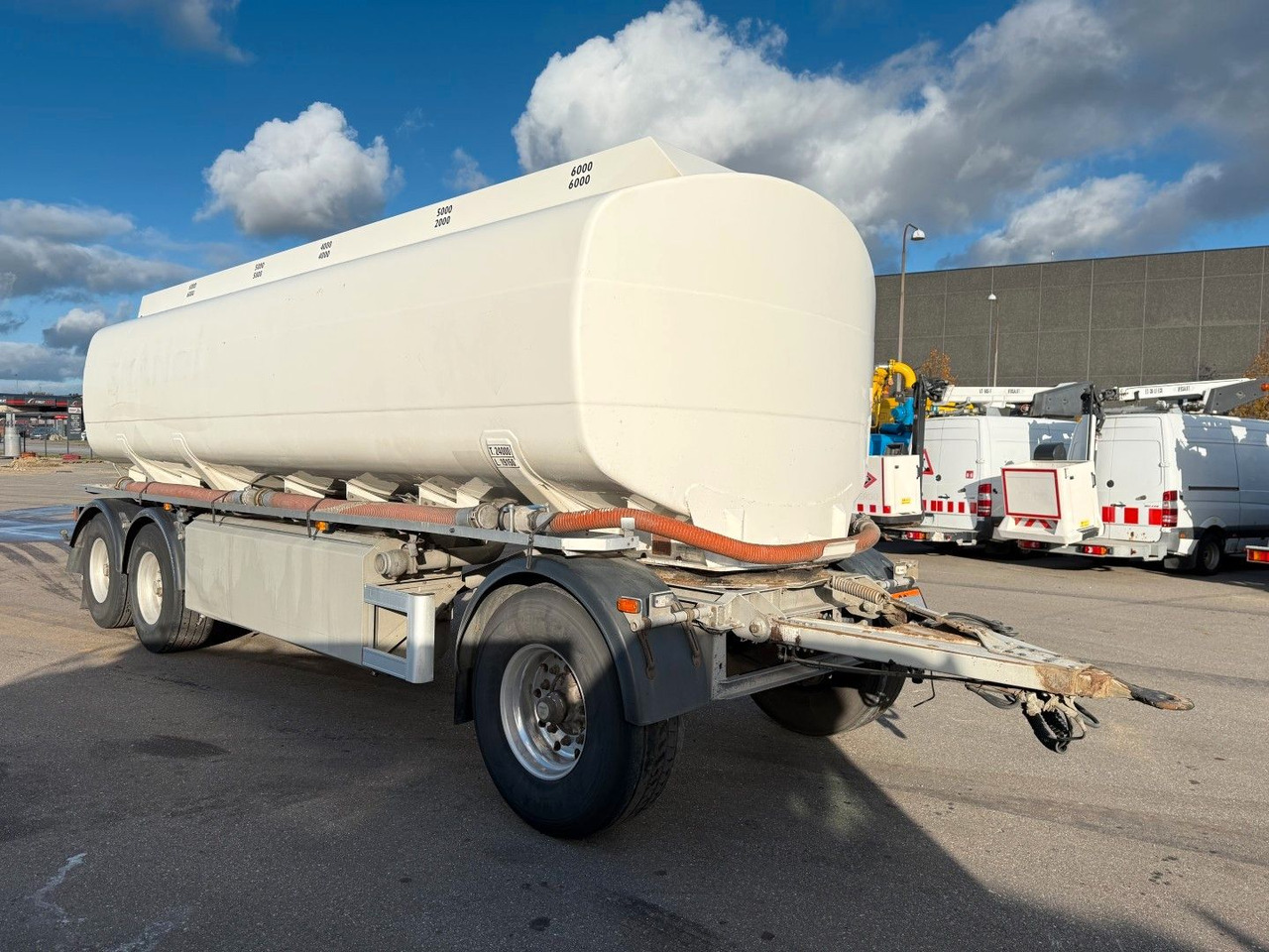 HMK Bilcon 27.000 l. ADR Tank 5 compartment - Reboque tanque: foto 2 HMK Bilcon 27.000 l. ADR Tank 5 compartment - Reboque tanque: foto 2