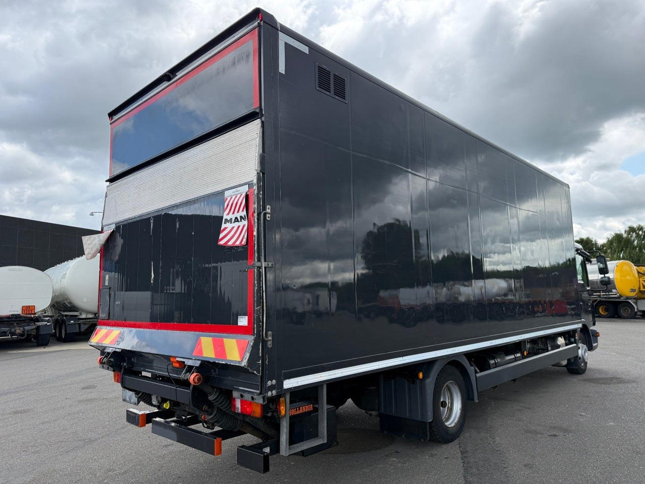MAN TGL 12.250 Euro 6 Closed box / Koffer 7.20 m. - Caminhão furgão: foto 3 MAN TGL 12.250 Euro 6 Closed box / Koffer 7.20 m. - Caminhão furgão: foto 3