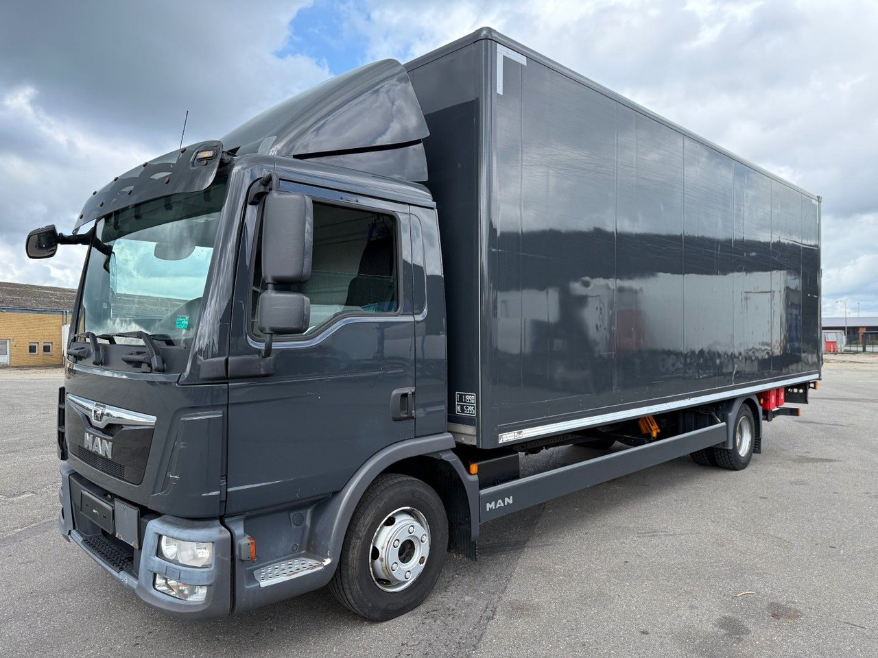 MAN TGL 12.250 Euro 6 Closed box / Koffer 7.20 m. - Caminhão furgão: foto 1 MAN TGL 12.250 Euro 6 Closed box / Koffer 7.20 m. - Caminhão furgão: foto 1