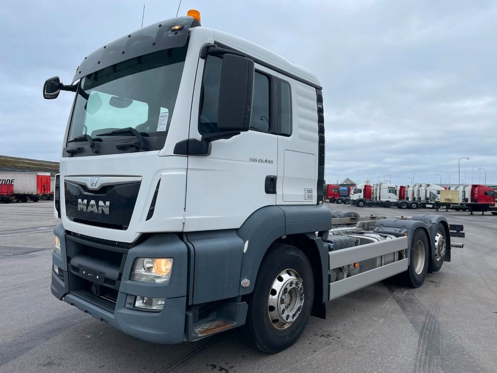MAN TGS 26.440 6x2*4 Euro 6 Chassis ADR MAN TGS 26.440 6x2*4 Euro 6 Chassis ADR - Caminhão chassi: foto 1 MAN TGS 26.440 6x2*4 Euro 6 Chassis ADR MAN TGS 26.440 6x2*4 Euro 6 Chassis ADR - Caminhão chassi: foto 1