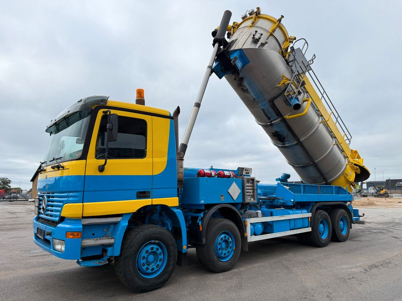 Mercedes-Benz Actros 4140 8x4 KOKS MEGAVAC 8000 ADR Dry Vac - Caminhão limpa fossa: foto 5 Mercedes-Benz Actros 4140 8x4 KOKS MEGAVAC 8000 ADR Dry Vac - Caminhão limpa fossa: foto 5