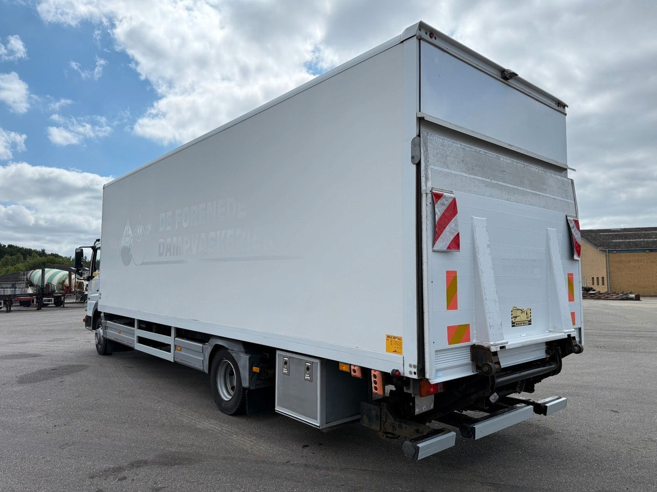 Mercedes-Benz Atego 1218 4x2 Euro 5 8,0 m. koffer - Caminhão furgão: foto 4 Mercedes-Benz Atego 1218 4x2 Euro 5 8,0 m. koffer - Caminhão furgão: foto 4