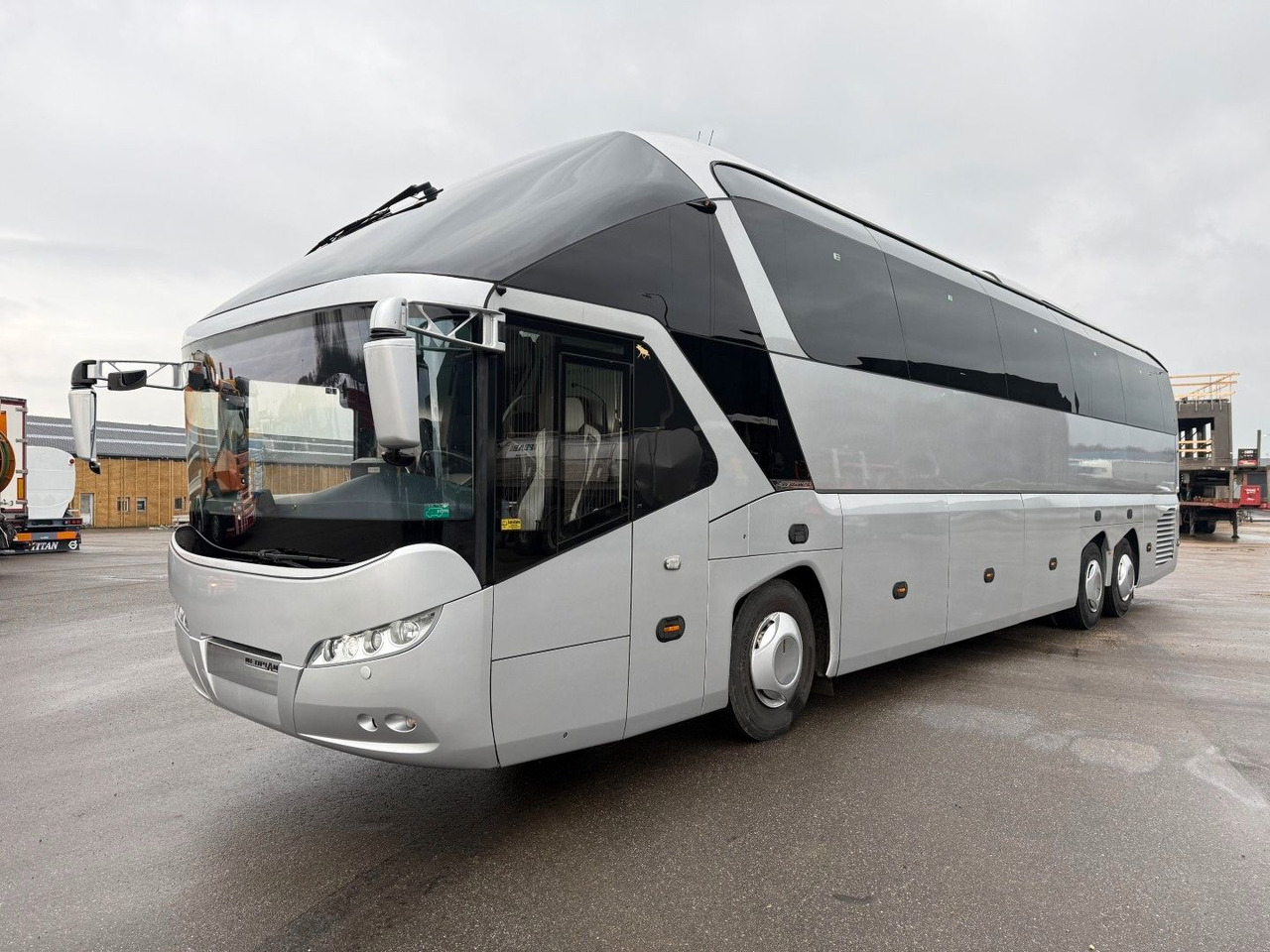 Neoplan Starliner N 5218 Euro 6 - Autocarro: foto 1 Neoplan Starliner N 5218 Euro 6 - Autocarro: foto 1