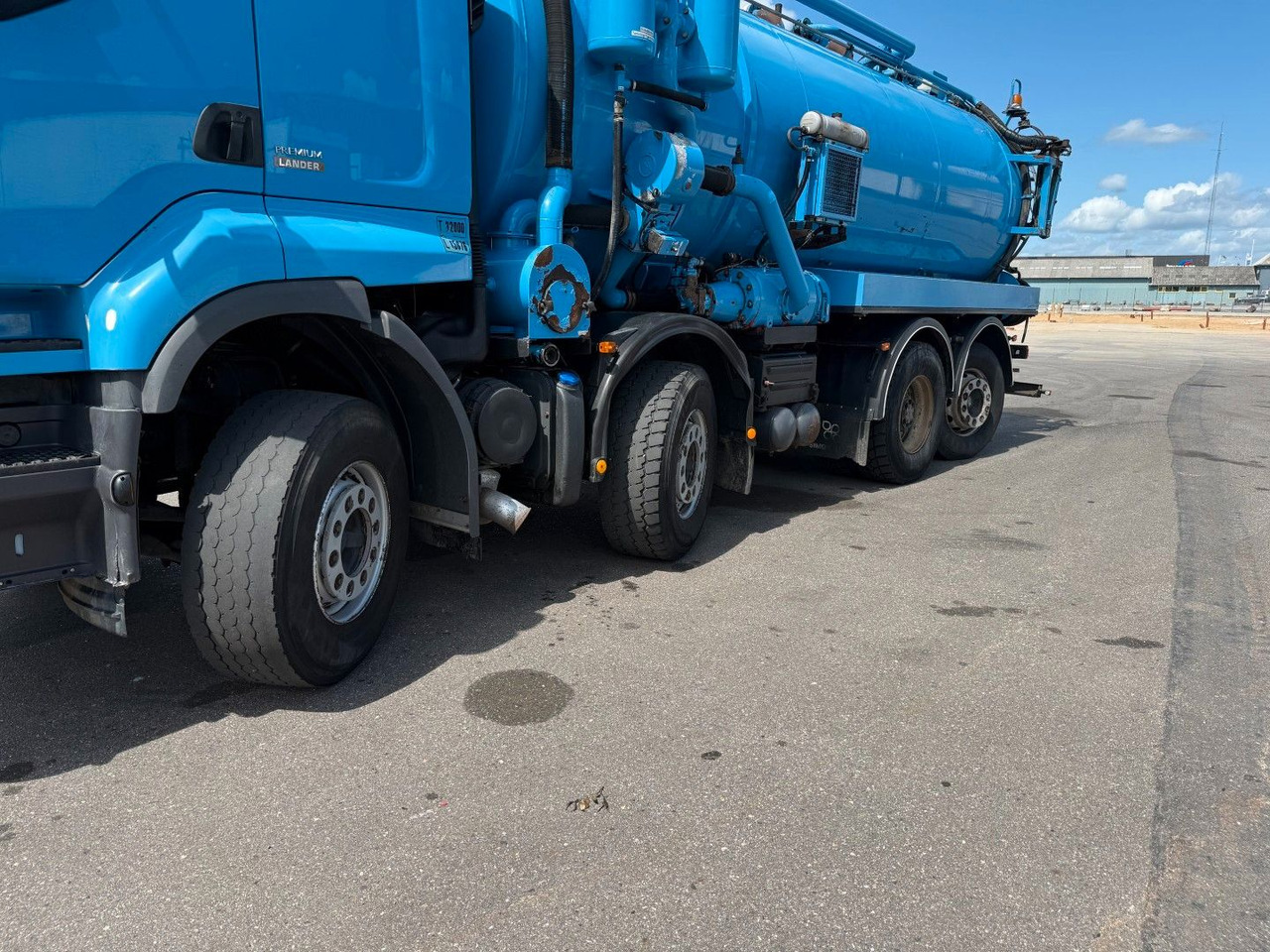 Caminhão limpa fossa Renault Premium Lander 430.32 8x2*6 Simon Moos 18.100 L: foto 11