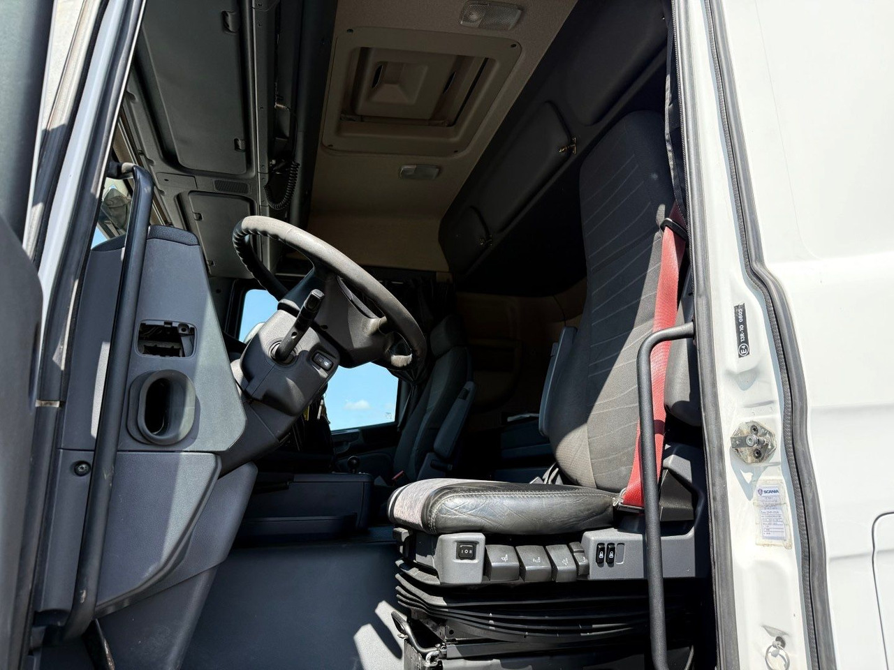 Scania G480 8x2*6 24.000 L / 5 compartments / ADR Tank - Caminhão tanque: foto 5 Scania G480 8x2*6 24.000 L / 5 compartments / ADR Tank - Caminhão tanque: foto 5