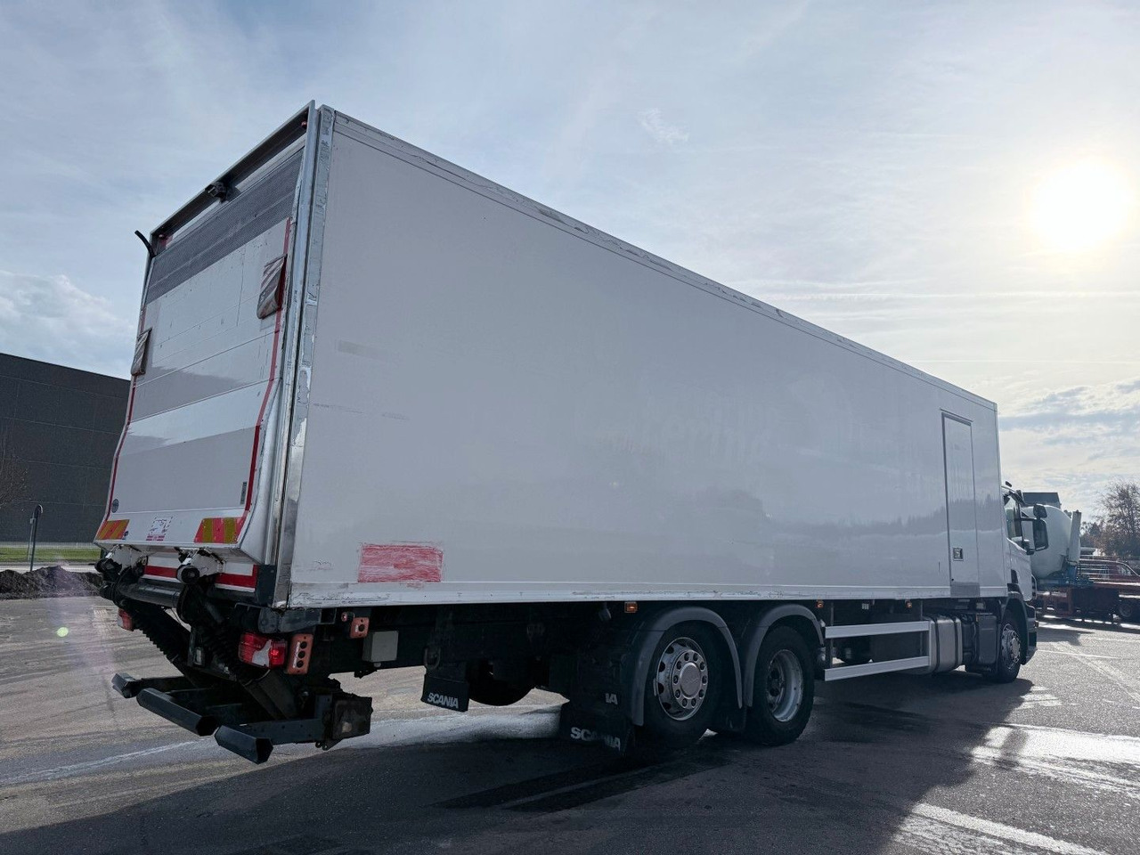 Scania P320 6x2*4 Carrier Supra 1250 Mt 9.80 m Kühl - Caminhão frigorífico: foto 3 Scania P320 6x2*4 Carrier Supra 1250 Mt 9.80 m Kühl - Caminhão frigorífico: foto 3