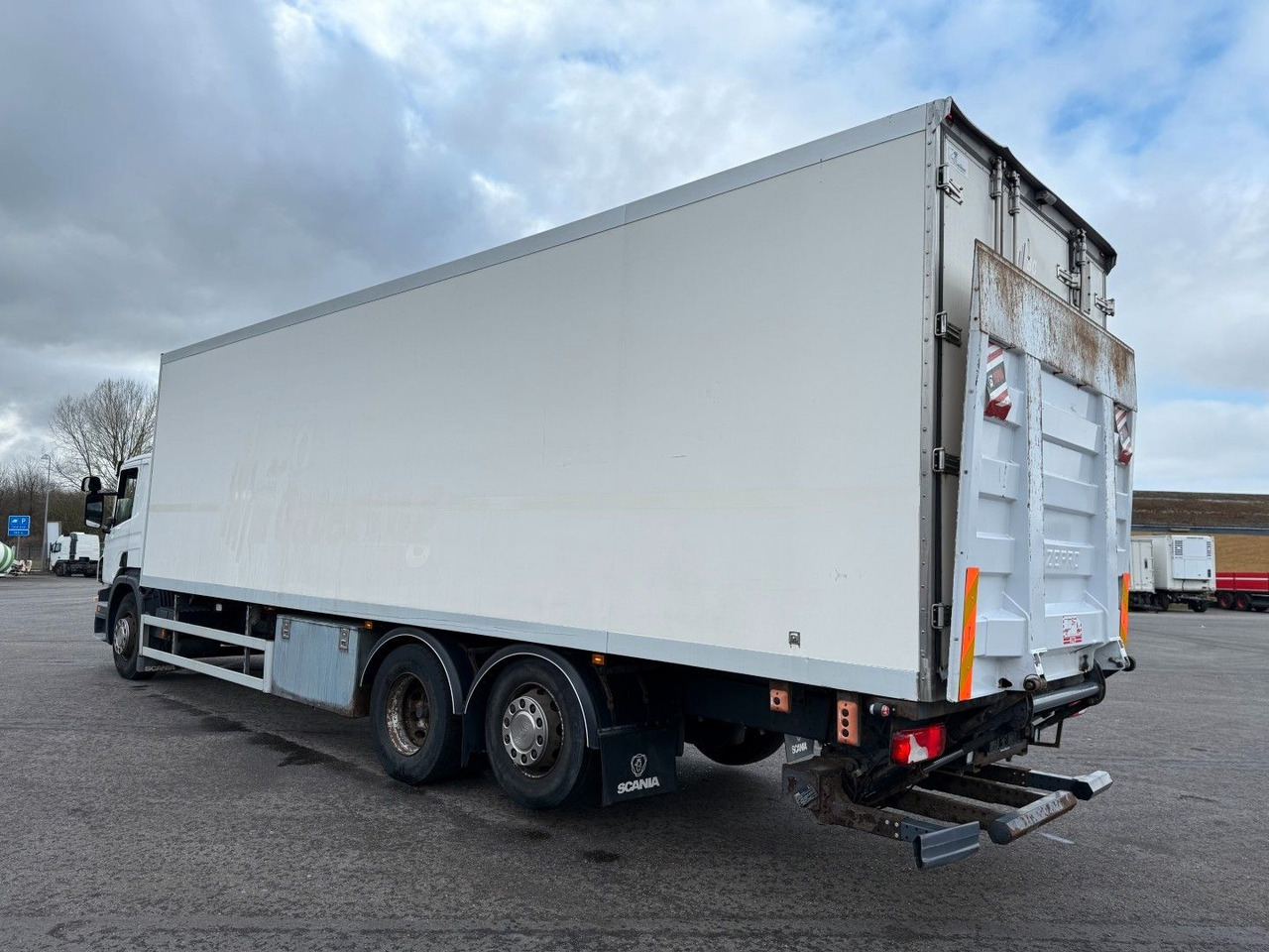 Scania P320 6x2*4 Carrier Supra 950 Mt. 9.40 m. Box - Caminhão frigorífico: foto 4 Scania P320 6x2*4 Carrier Supra 950 Mt. 9.40 m. Box - Caminhão frigorífico: foto 4