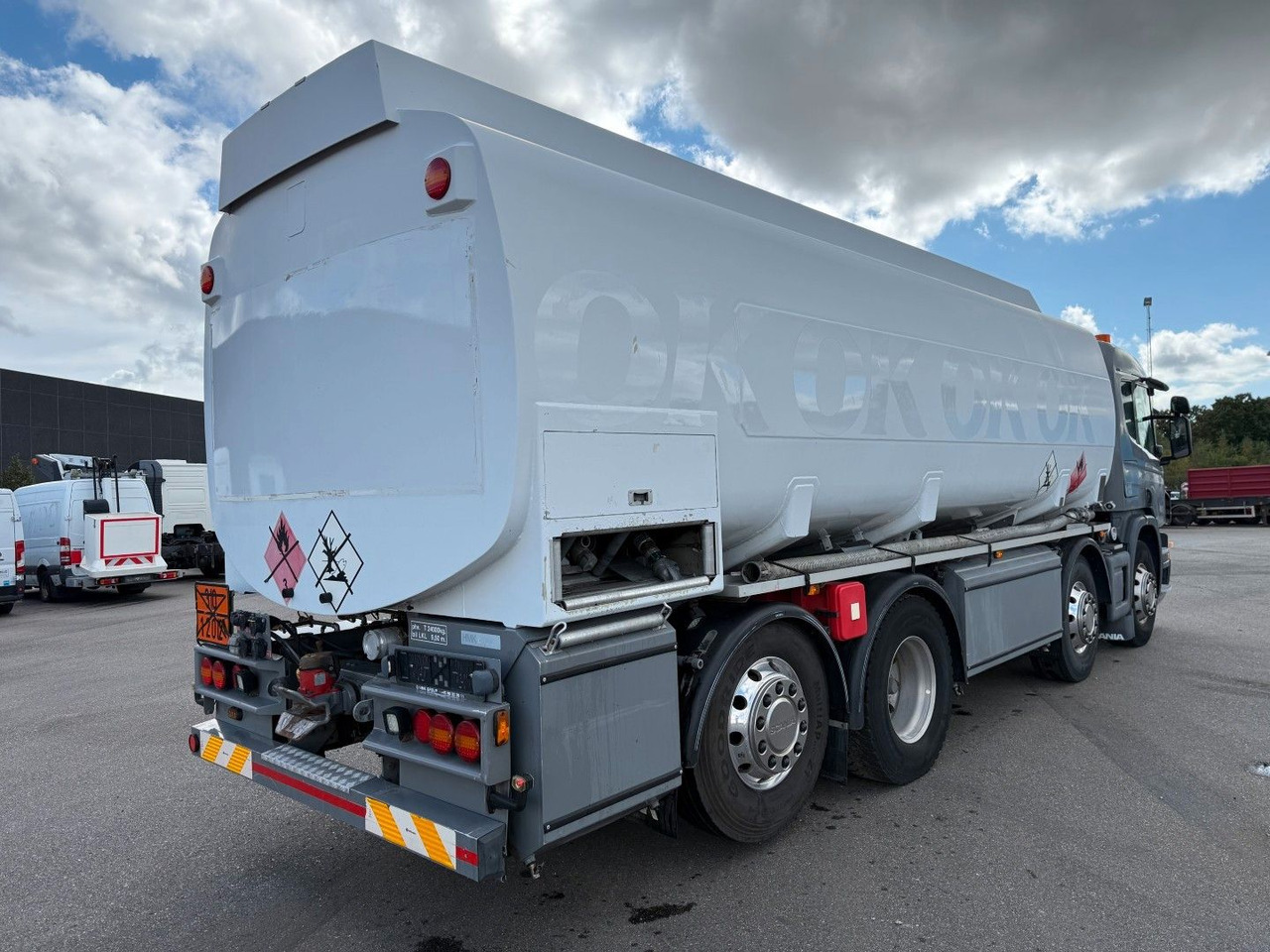 Scania P400 8x2*6 HMK Bilcon 24.000 l. ADR Euro 5 - Caminhão tanque: foto 3 Scania P400 8x2*6 HMK Bilcon 24.000 l. ADR Euro 5 - Caminhão tanque: foto 3