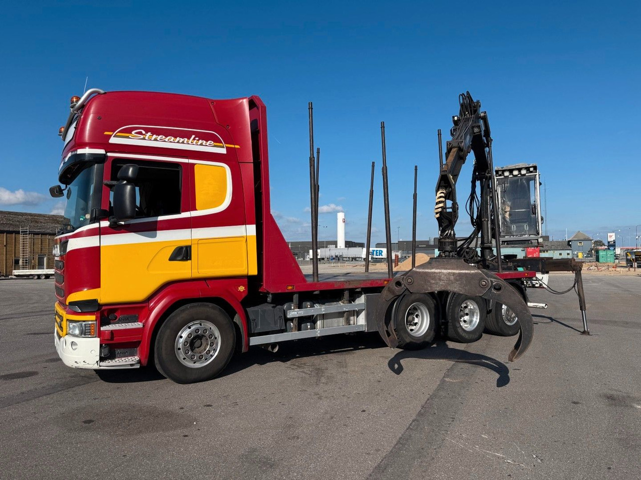 Scania R580 V8 8x4*4 Crane Kesla 21127 / Woodtransport - Caminhão grua: foto 1 Scania R580 V8 8x4*4 Crane Kesla 21127 / Woodtransport - Caminhão grua: foto 1