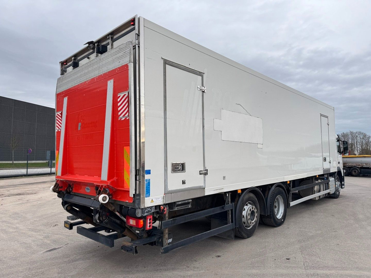 Volvo FM330 6x2*4 Carrier Supra 1250 Mt 9,9m (defekt f - Caminhão frigorífico: foto 3 Volvo FM330 6x2*4 Carrier Supra 1250 Mt 9,9m (defekt f - Caminhão frigorífico: foto 3