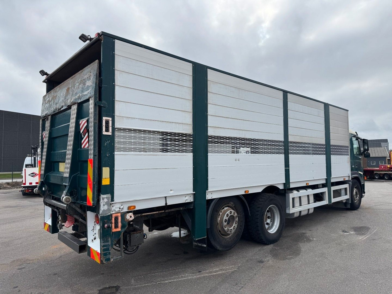 Volvo FM9 380 6x2*4 Tiertransporter / Livestock - Caminhão para transporte de cavalos: foto 3 Volvo FM9 380 6x2*4 Tiertransporter / Livestock - Caminhão para transporte de cavalos: foto 3