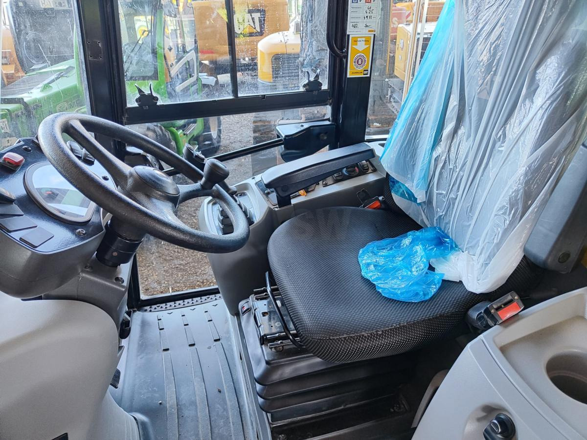 Caterpillar 908M - Carregadeira de rodas: foto 5 Caterpillar 908M - Carregadeira de rodas: foto 5