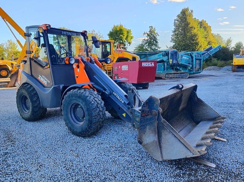 Hitachi ZW95 - Carregadeira de rodas: foto 3 Hitachi ZW95 - Carregadeira de rodas: foto 3