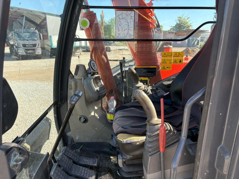 Hitachi ZX85US-3 - Mini escavadeira: foto 5 Hitachi ZX85US-3 - Mini escavadeira: foto 5