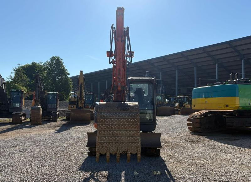 Hitachi ZX85US-3 - Mini escavadeira: foto 4 Hitachi ZX85US-3 - Mini escavadeira: foto 4