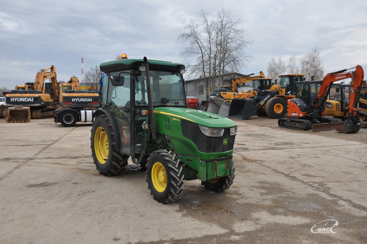 John Deere 5085 - Trator: foto 2 John Deere 5085 - Trator: foto 2