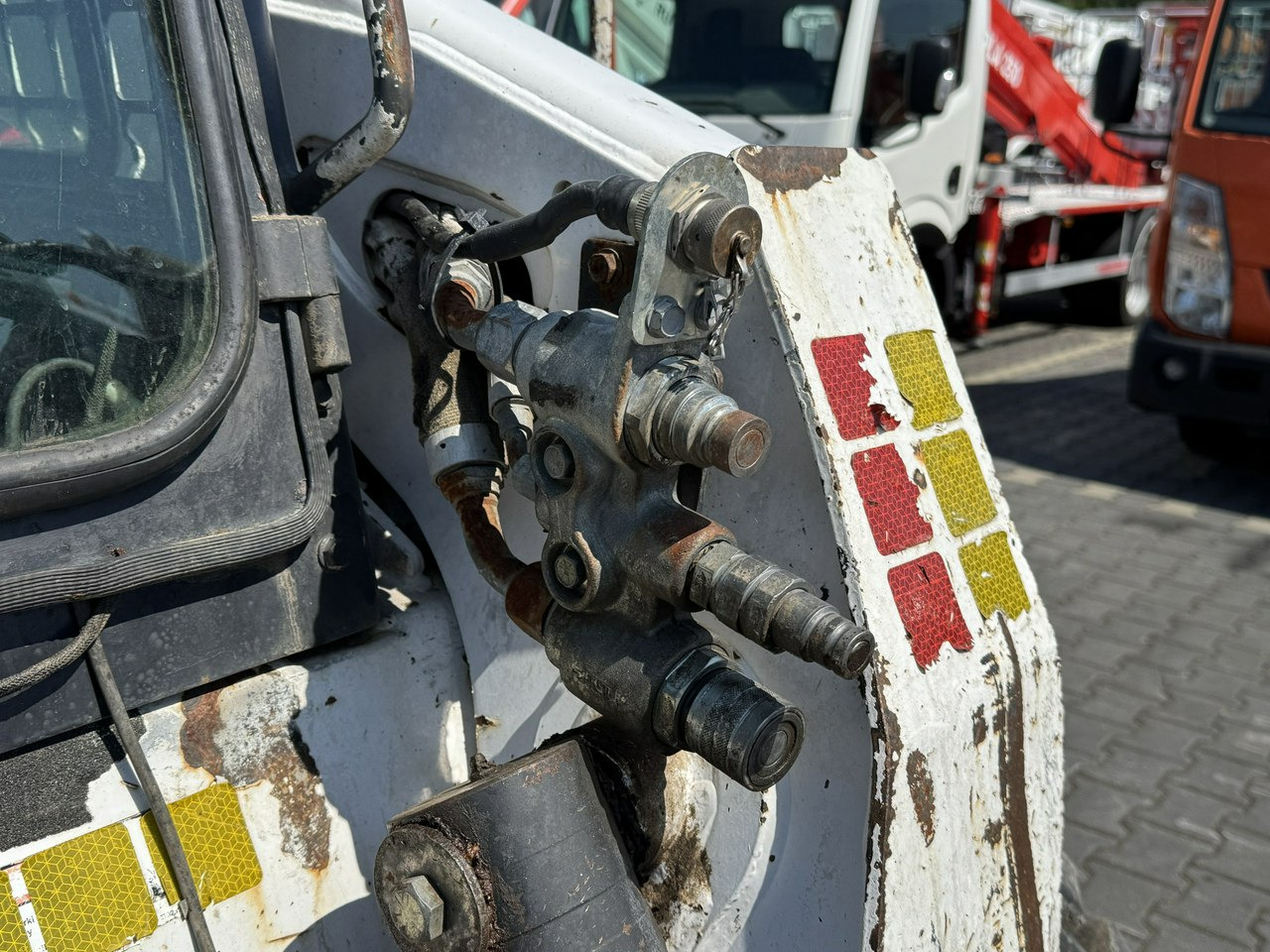 Bobcat S300 Joystick Mini Ładowarka Waga 3692kg - Mini carregadeira: foto 4 Bobcat S300 Joystick Mini Ładowarka Waga 3692kg - Mini carregadeira: foto 4