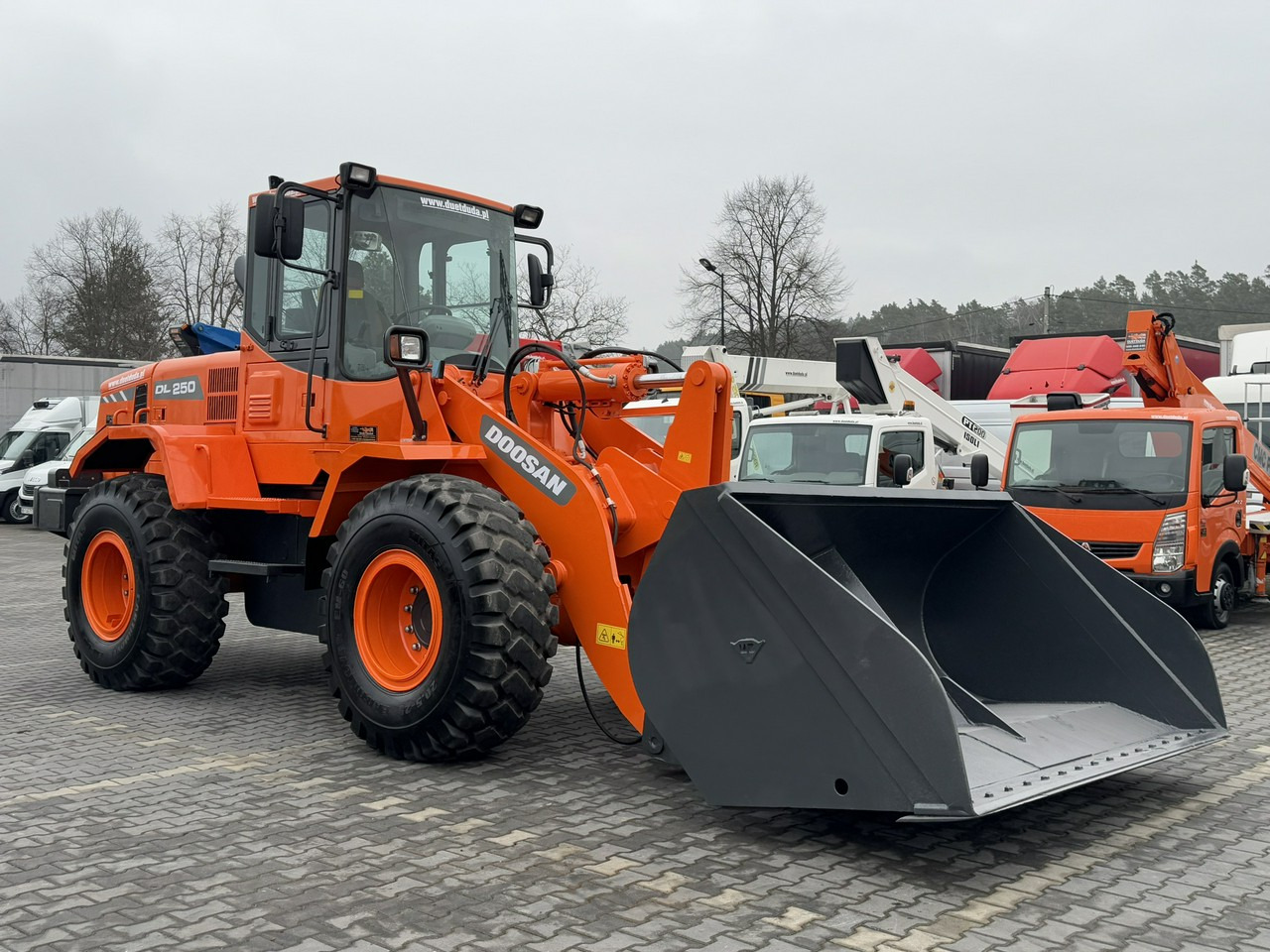 Doosan DL250 14,5Ton Łyżka Wysokiego Wysypu !!! - Carregadeira de rodas: foto 3 Doosan DL250 14,5Ton Łyżka Wysokiego Wysypu !!! - Carregadeira de rodas: foto 3