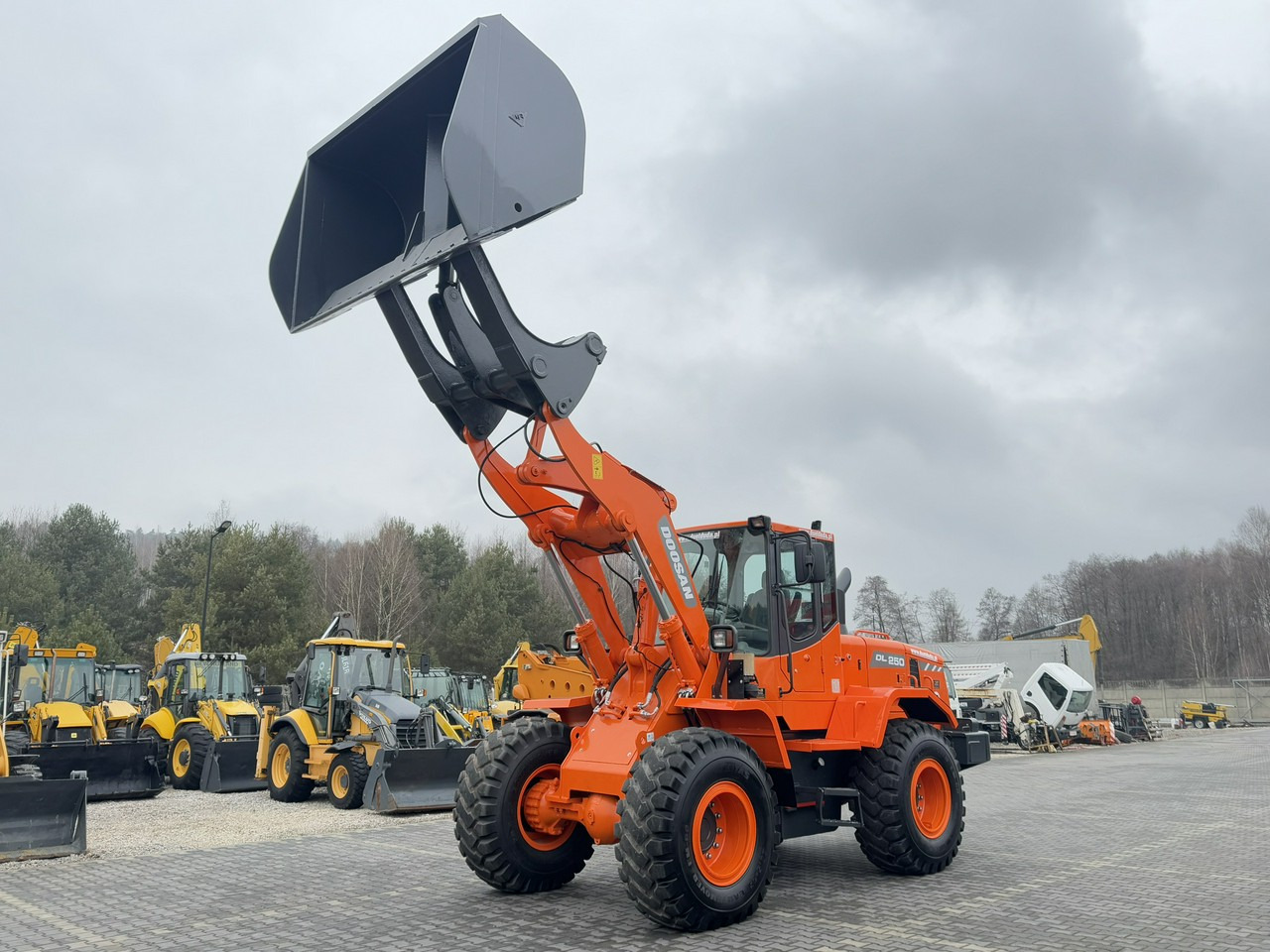 Doosan DL250 14,5Ton Łyżka Wysokiego Wysypu !!! - Carregadeira de rodas: foto 1 Doosan DL250 14,5Ton Łyżka Wysokiego Wysypu !!! - Carregadeira de rodas: foto 1