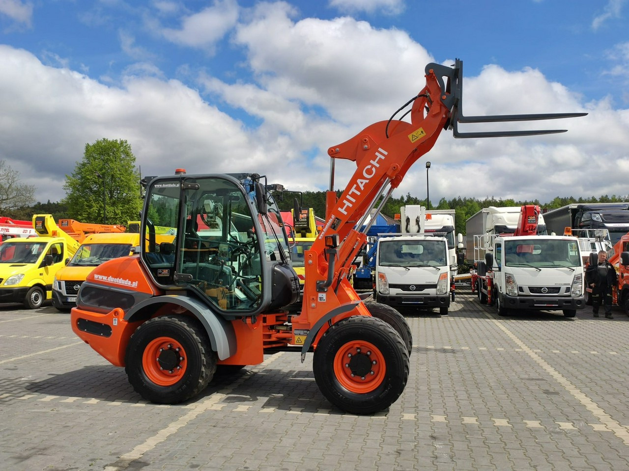 Hitachi ZW75 Wheel Loader Szybko-Złącze Widły Stan Bardzo Dobry - Carregadeira de rodas: foto 3 Hitachi ZW75 Wheel Loader Szybko-Złącze Widły Stan Bardzo Dobry - Carregadeira de rodas: foto 3