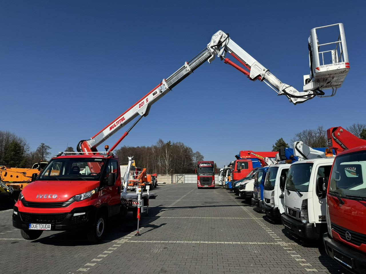 Iveco Daily 35S12 - Caminhão com plataforma aérea: foto 5 Iveco Daily 35S12 - Caminhão com plataforma aérea: foto 5