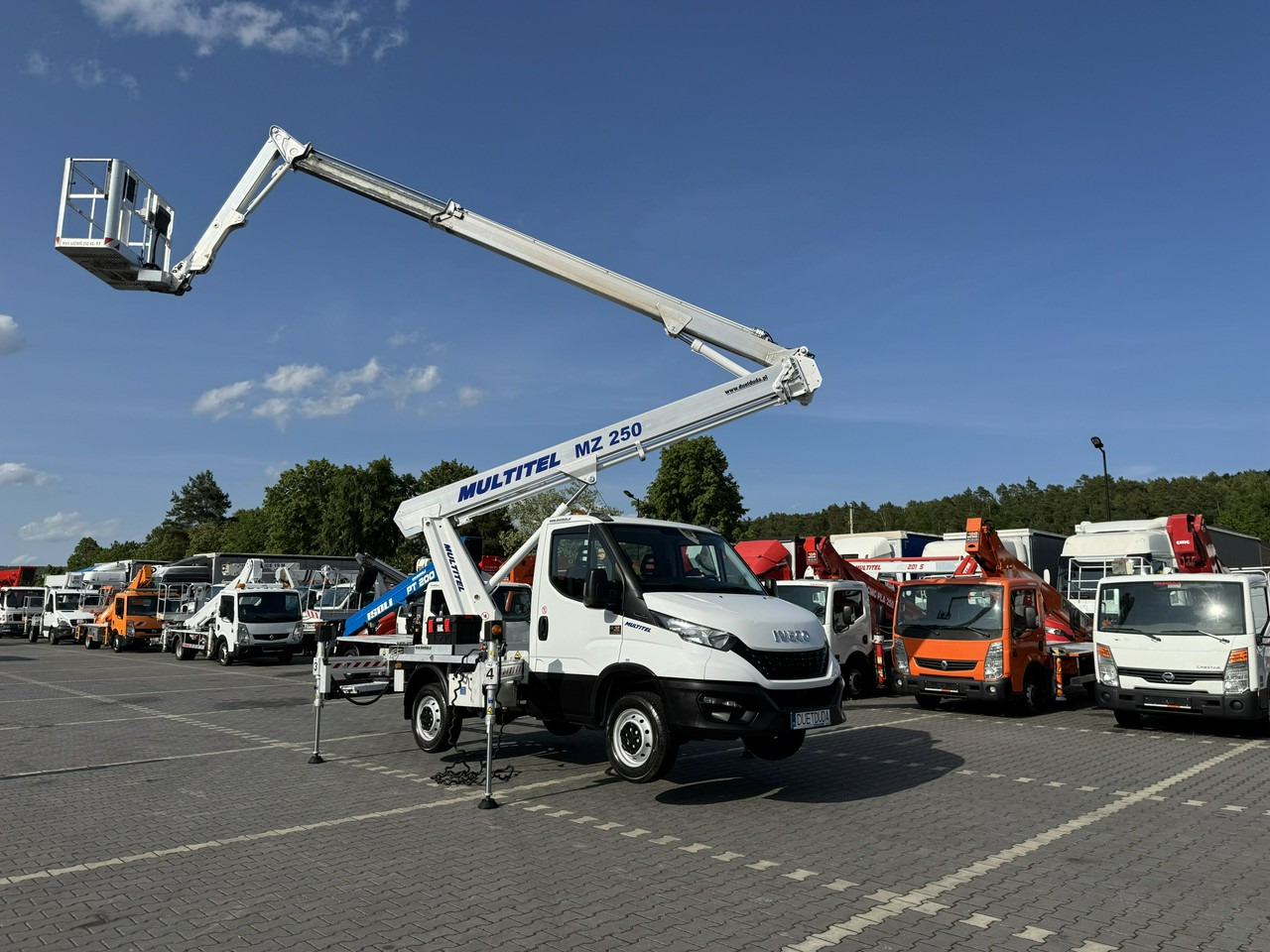 Iveco Daily 35S14 - Caminhão com plataforma aérea: foto 5 Iveco Daily 35S14 - Caminhão com plataforma aérea: foto 5