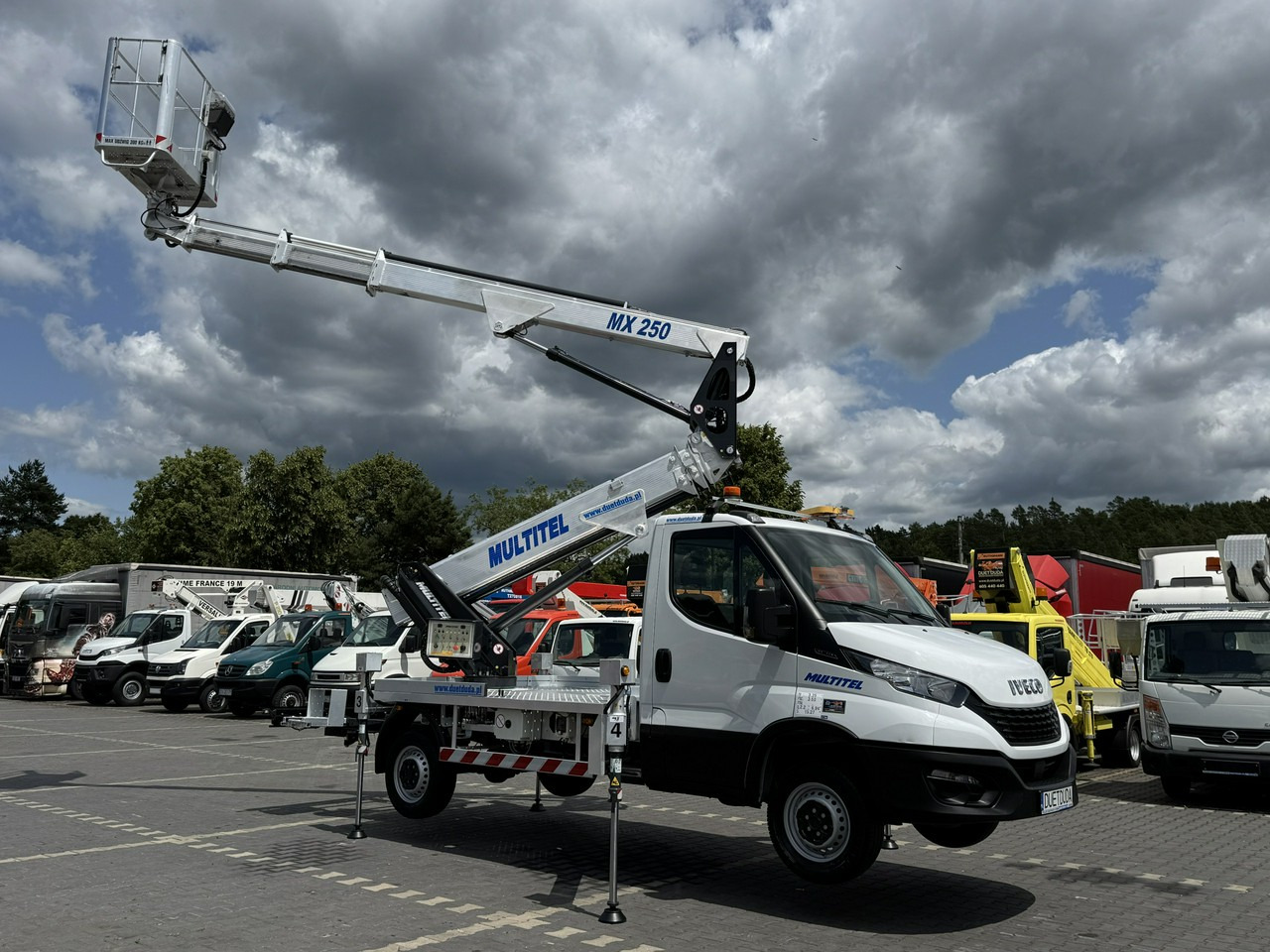 Iveco Daily 35S14 - Caminhão com plataforma aérea: foto 5 Iveco Daily 35S14 - Caminhão com plataforma aérea: foto 5