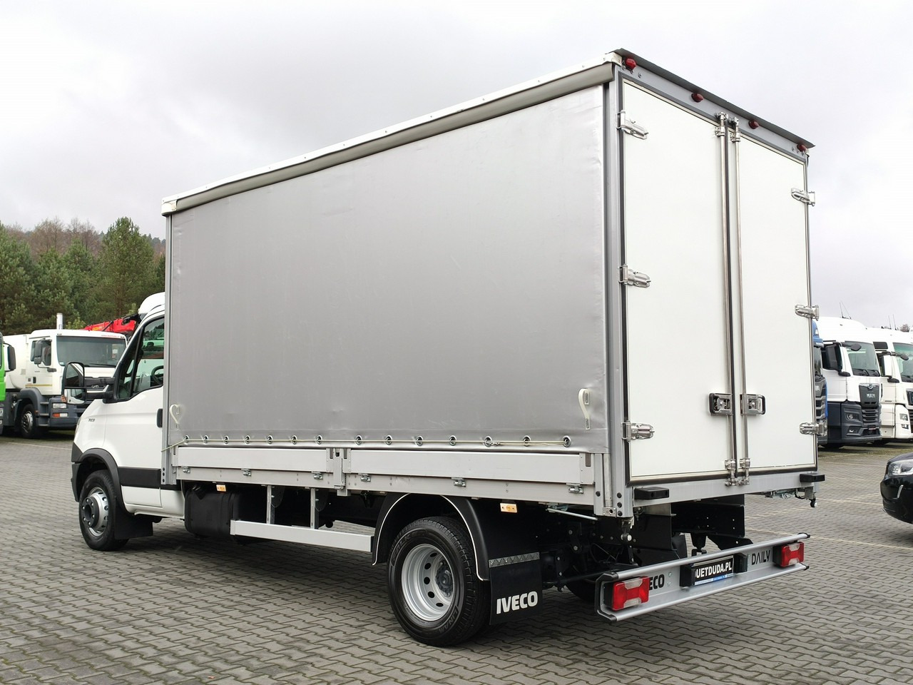Iveco Daily 70C17 Firana Tył Drzwi Zadbany w Pełni Sprawny Super Stan - Furgão de toldo: foto 5 Iveco Daily 70C17 Firana Tył Drzwi Zadbany w Pełni Sprawny Super Stan - Furgão de toldo: foto 5
