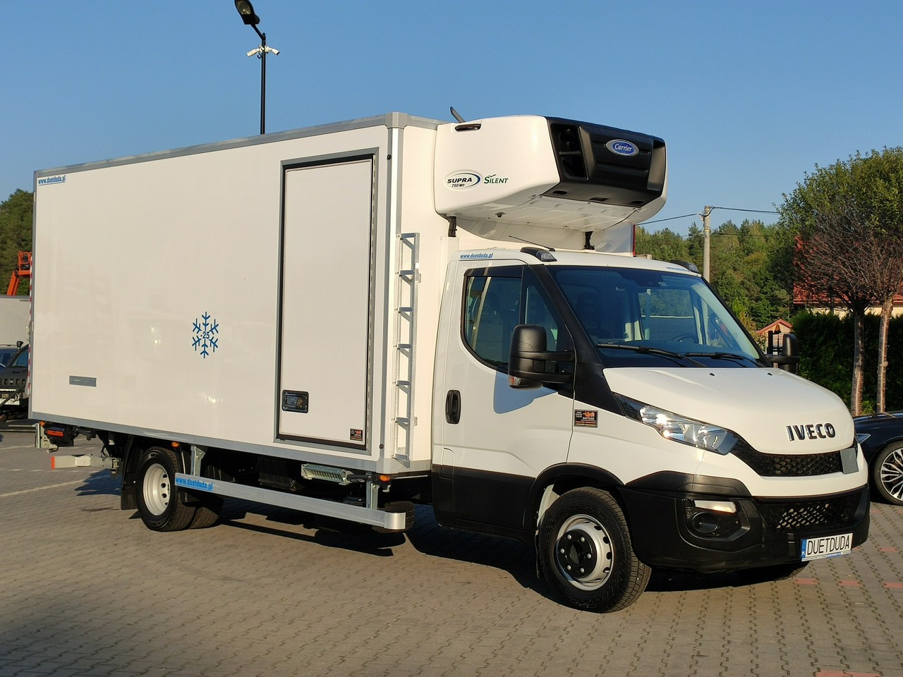 Iveco Daily 70C17 Mroźnia Ściana Grodziowa Multitemperatura - Carrinha frigorífica: foto 3 Iveco Daily 70C17 Mroźnia Ściana Grodziowa Multitemperatura - Carrinha frigorífica: foto 3