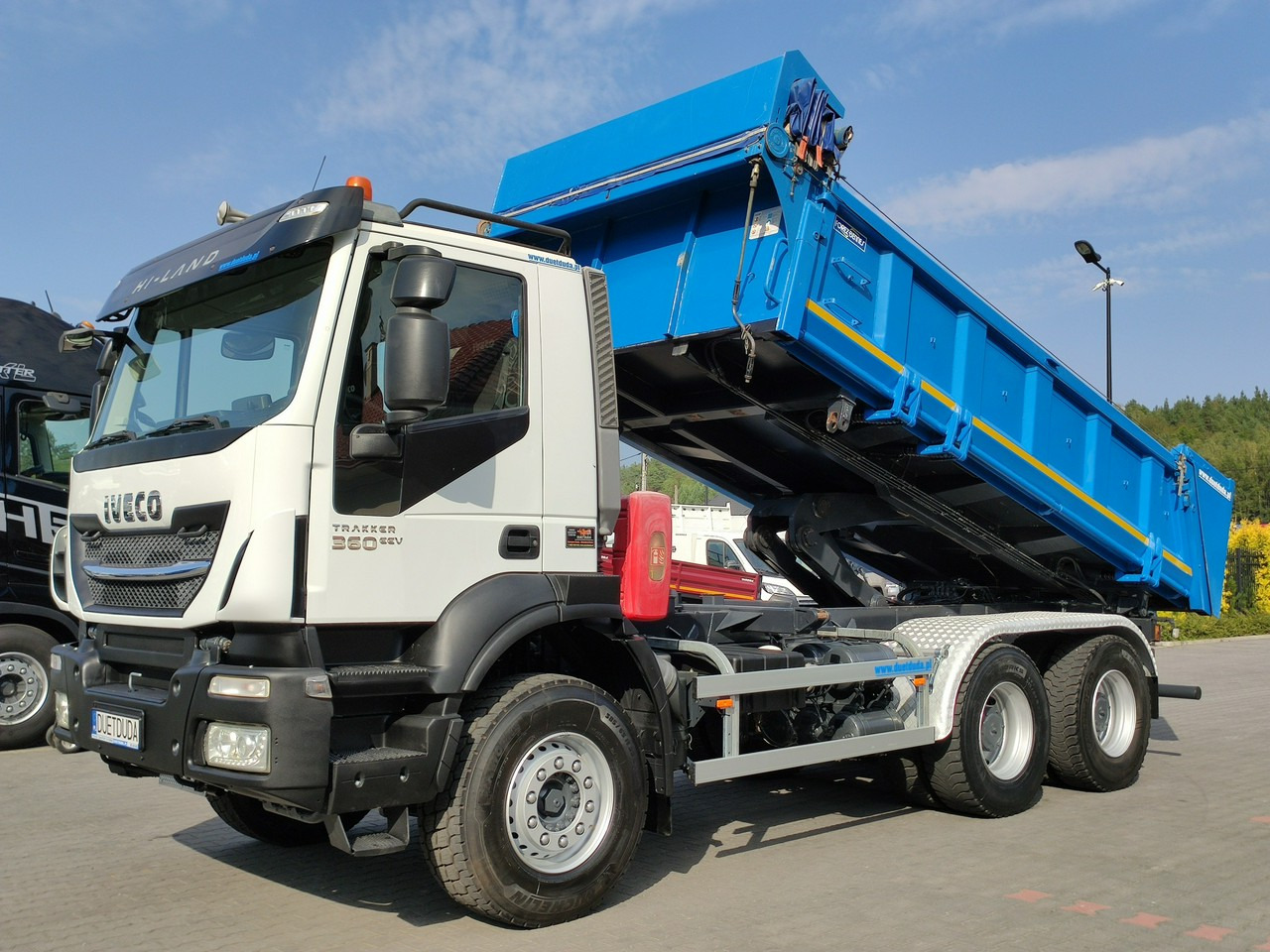 Iveco Trakker 360 EEV Manual 6x4 Wywrot 3-stronny Hydroburta Bok i Tył - Caminhão basculante: foto 3 Iveco Trakker 360 EEV Manual 6x4 Wywrot 3-stronny Hydroburta Bok i Tył - Caminhão basculante: foto 3