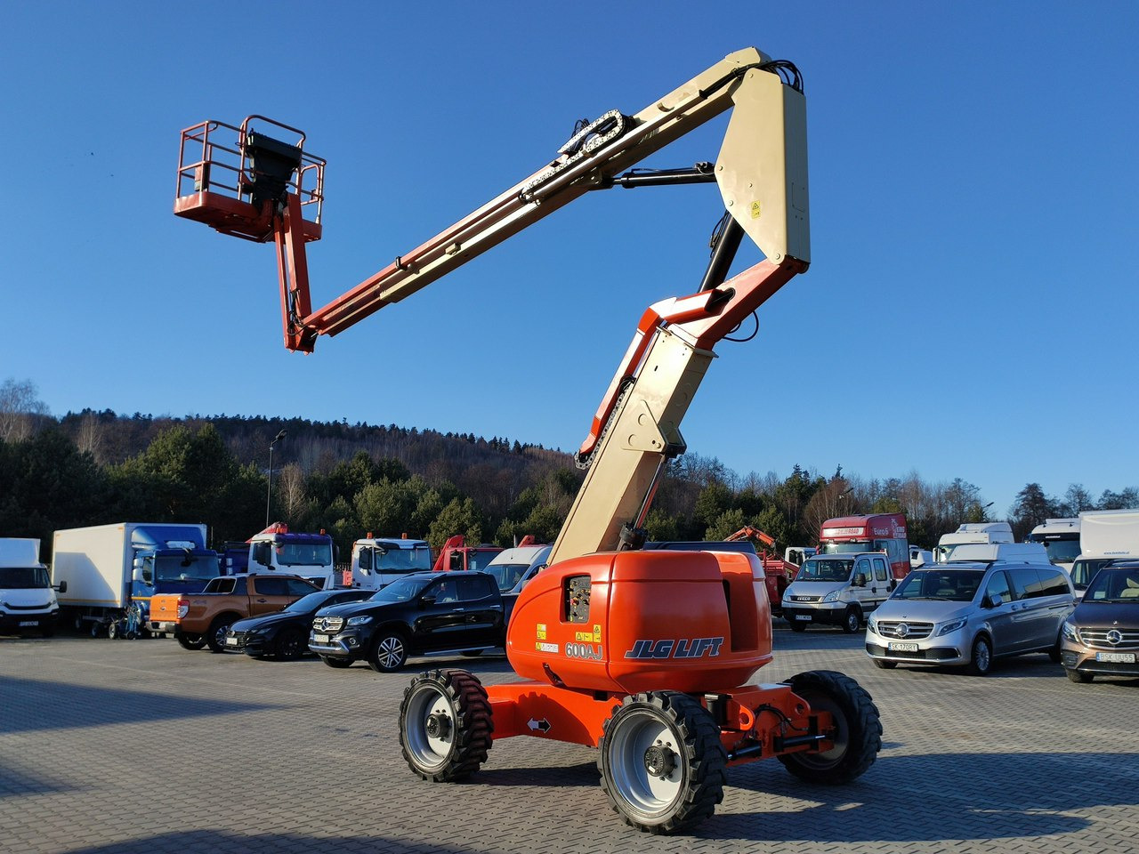 JLG 600AJ 4x4 PODNOŚNIK PRZEGUBOWY - Plataforma articulada: foto 4 JLG 600AJ 4x4 PODNOŚNIK PRZEGUBOWY - Plataforma articulada: foto 4