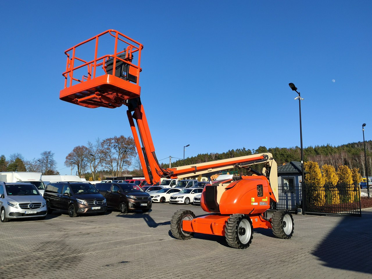 JLG 600AJ 4x4 PODNOŚNIK PRZEGUBOWY - Plataforma articulada: foto 2 JLG 600AJ 4x4 PODNOŚNIK PRZEGUBOWY - Plataforma articulada: foto 2