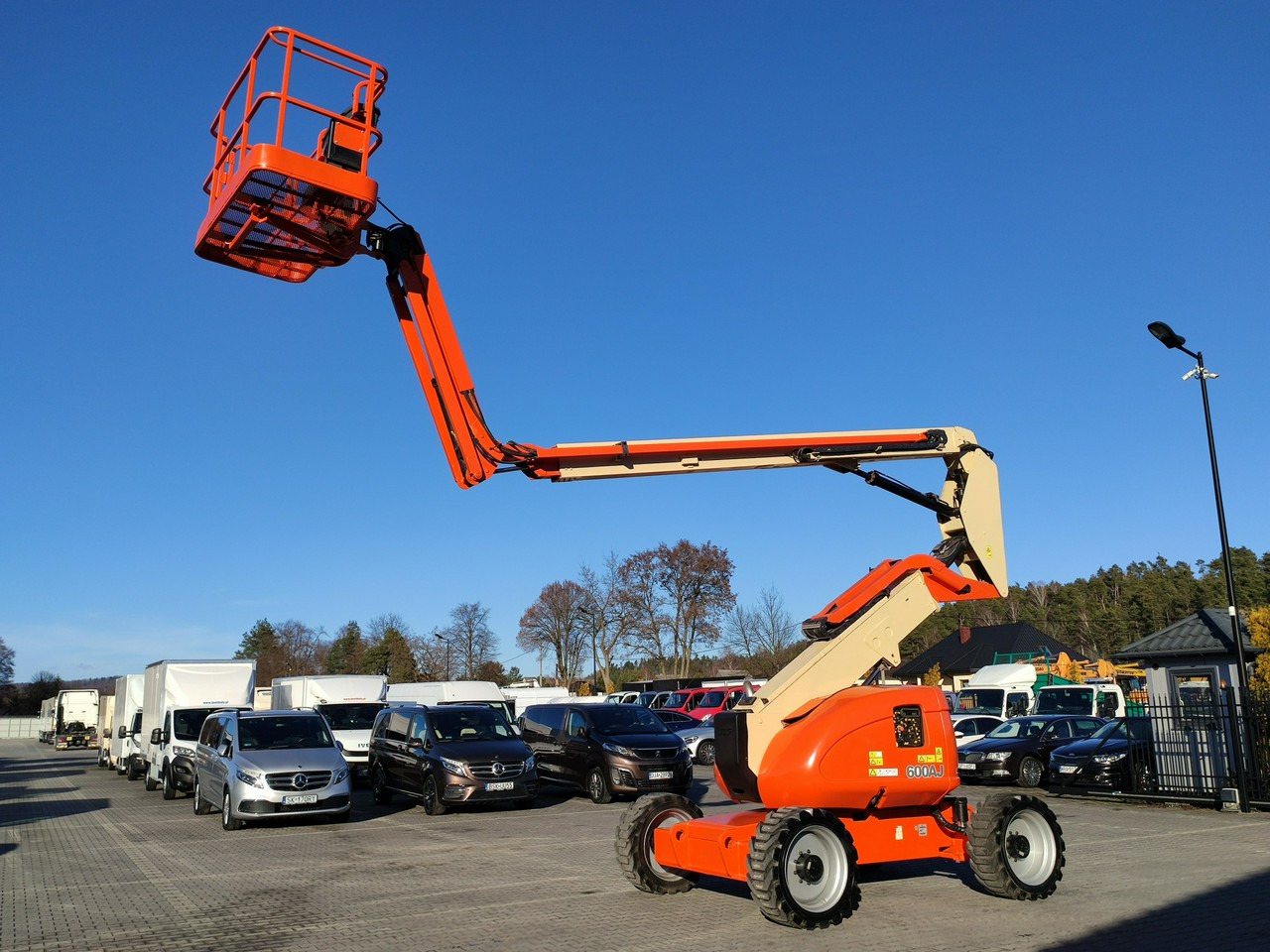 JLG 600AJ 4x4 PODNOŚNIK PRZEGUBOWY - Plataforma articulada: foto 1 JLG 600AJ 4x4 PODNOŚNIK PRZEGUBOWY - Plataforma articulada: foto 1