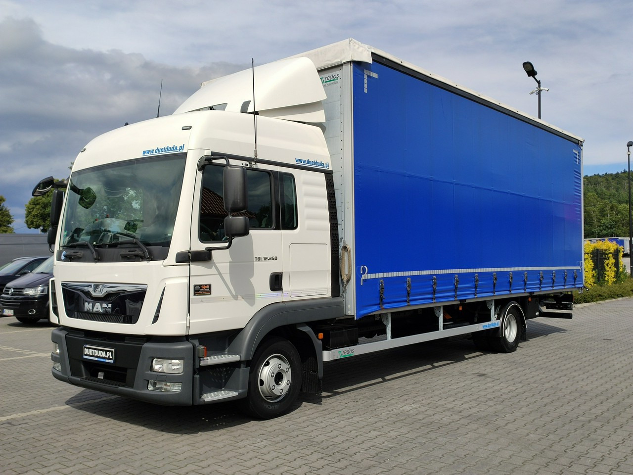 MAN TGL12.250 E6 Firana Tył Drzwi Dach Zsuwany Bogato Wyposażony - Caminhão com lona: foto 1 MAN TGL12.250 E6 Firana Tył Drzwi Dach Zsuwany Bogato Wyposażony - Caminhão com lona: foto 1