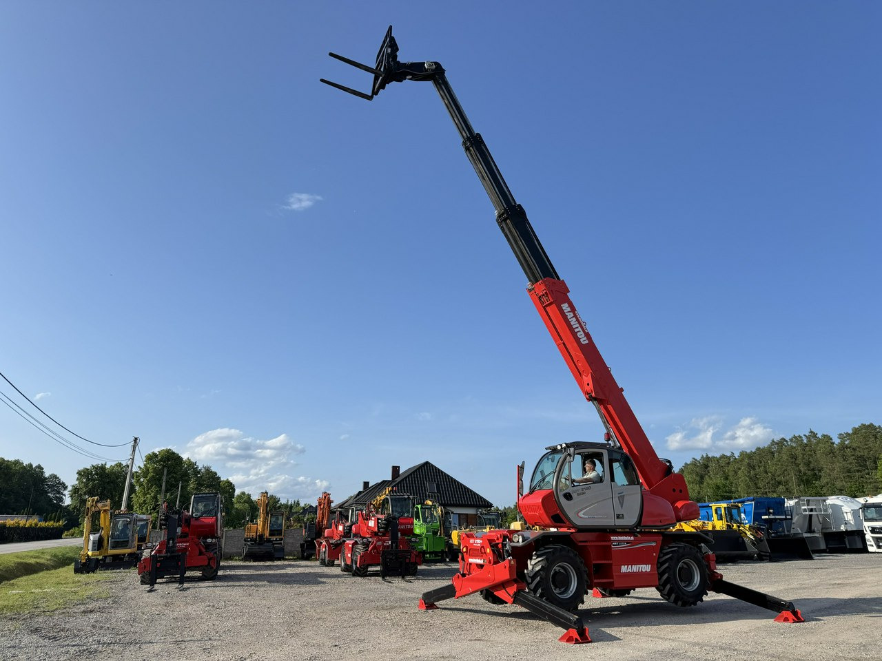 Manitou MRT 2150 ROTO Ładowarka Teleskopowa Obrotowa - Empilhador telescópico: foto 1 Manitou MRT 2150 ROTO Ładowarka Teleskopowa Obrotowa - Empilhador telescópico: foto 1