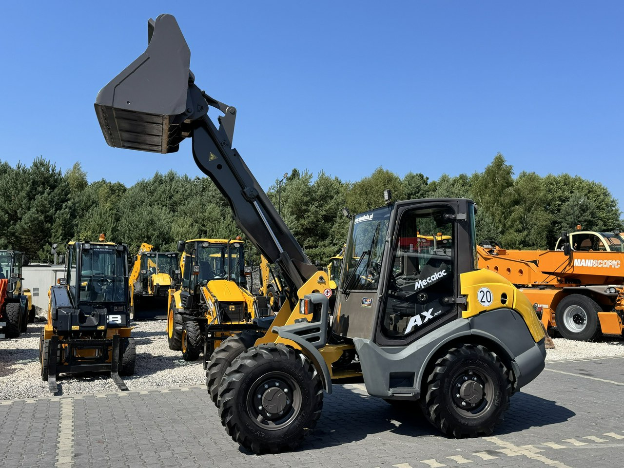 Mecalac AX 700 Szybko-Złącze Łyżka Super Stan - Carregadeira de rodas: foto 2 Mecalac AX 700 Szybko-Złącze Łyżka Super Stan - Carregadeira de rodas: foto 2