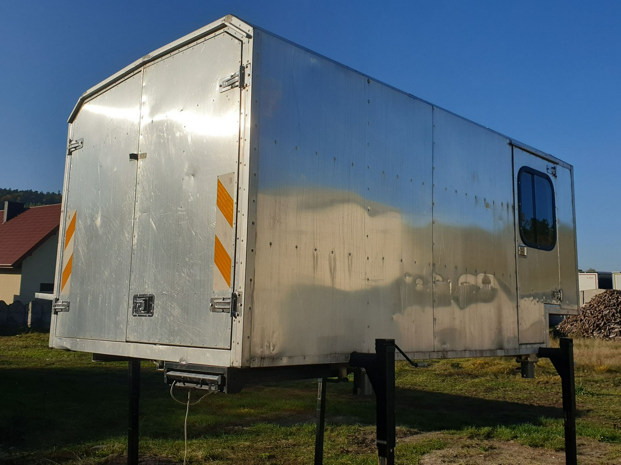 Mercedes ATEGO 1221 - Carroçaria para furgões: foto 4 Mercedes ATEGO 1221 - Carroçaria para furgões: foto 4