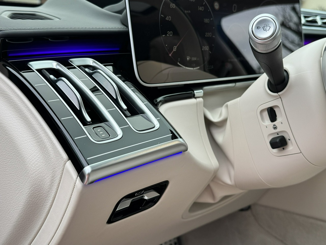 Sedã Mercedes S 450: foto 28
