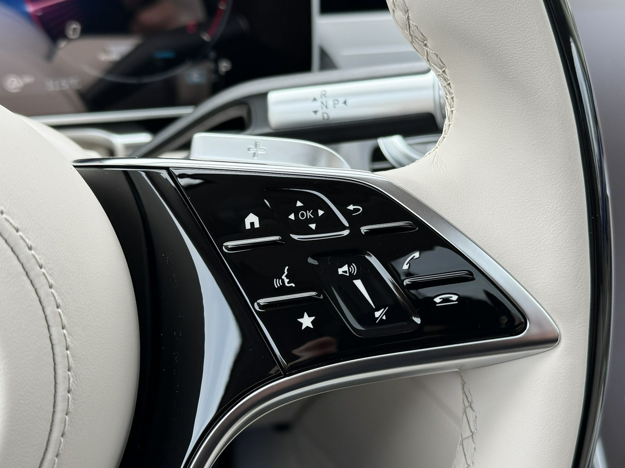 Sedã Mercedes S 450: foto 31