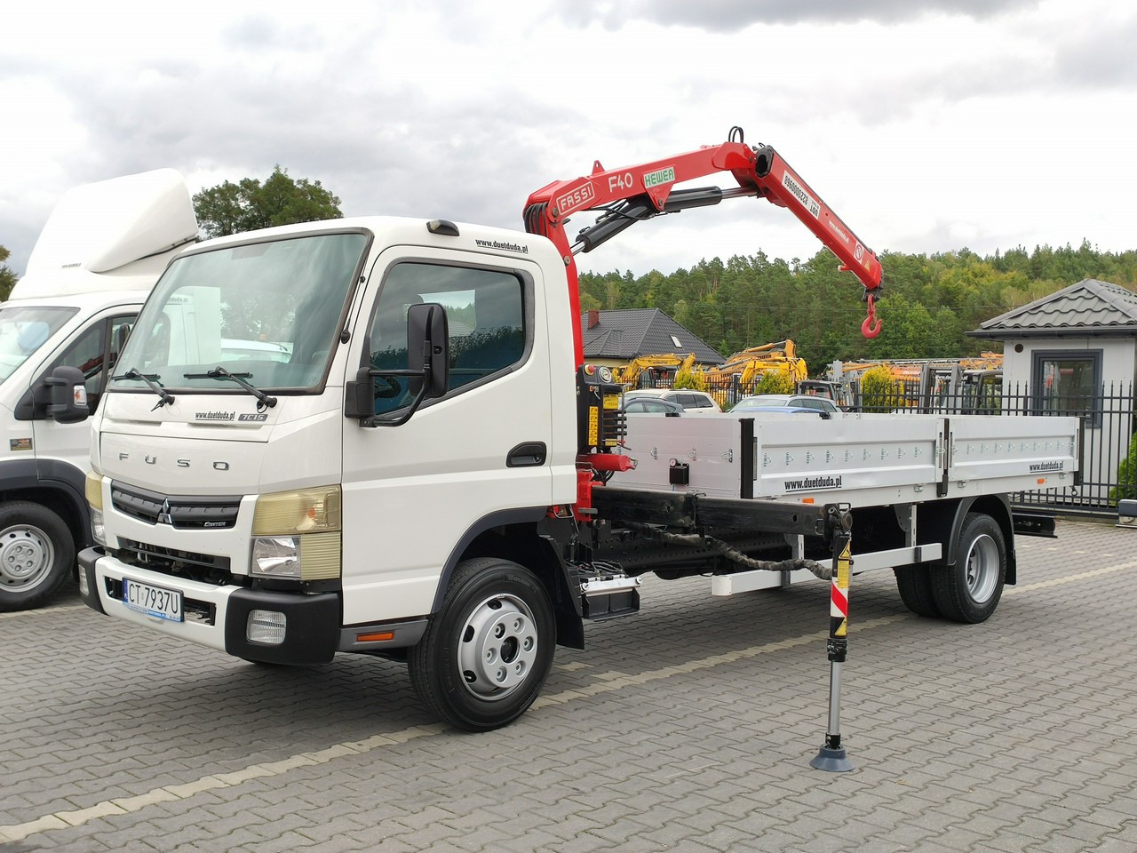 Mitsubishi Canter Fuso 7C15 3.0/150KM HDS FASSI F40 UNIKAT Super Stan !!! - Camião de caixa aberta/ Plataforma, Caminhão grua: foto 2 Mitsubishi Canter Fuso 7C15 3.0/150KM HDS FASSI F40 UNIKAT Super Stan !!! - Camião de caixa aberta/ Plataforma, Caminhão grua: foto 2