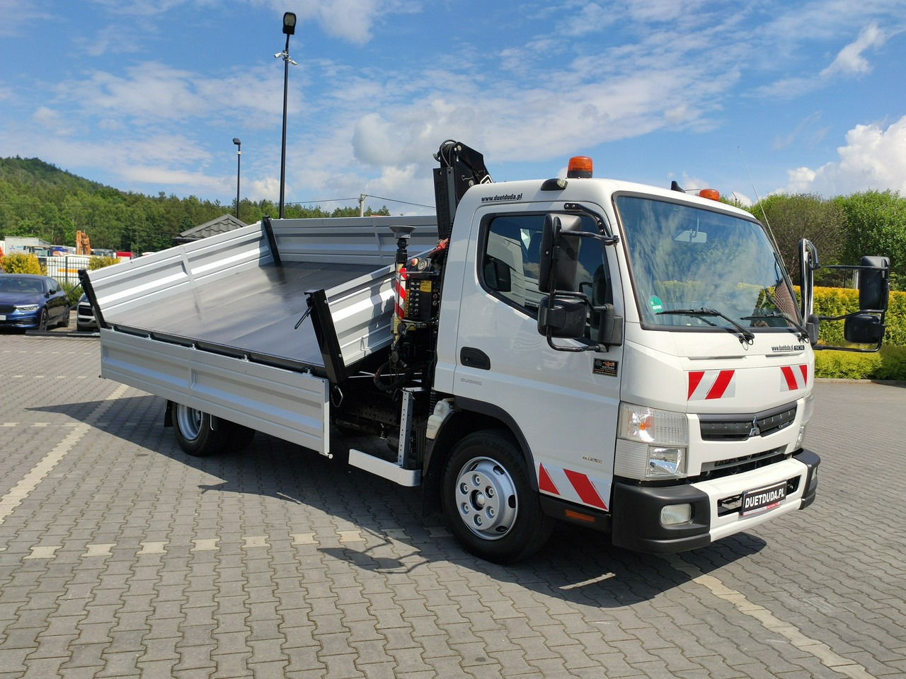 Mitsubishi Canter Fuso 9C18 3.0/180KM Automat, HDS FASSI F30 Wywrotka 3-str - Caminhão basculante, Caminhão grua: foto 2 Mitsubishi Canter Fuso 9C18 3.0/180KM Automat, HDS FASSI F30 Wywrotka 3-str - Caminhão basculante, Caminhão grua: foto 2