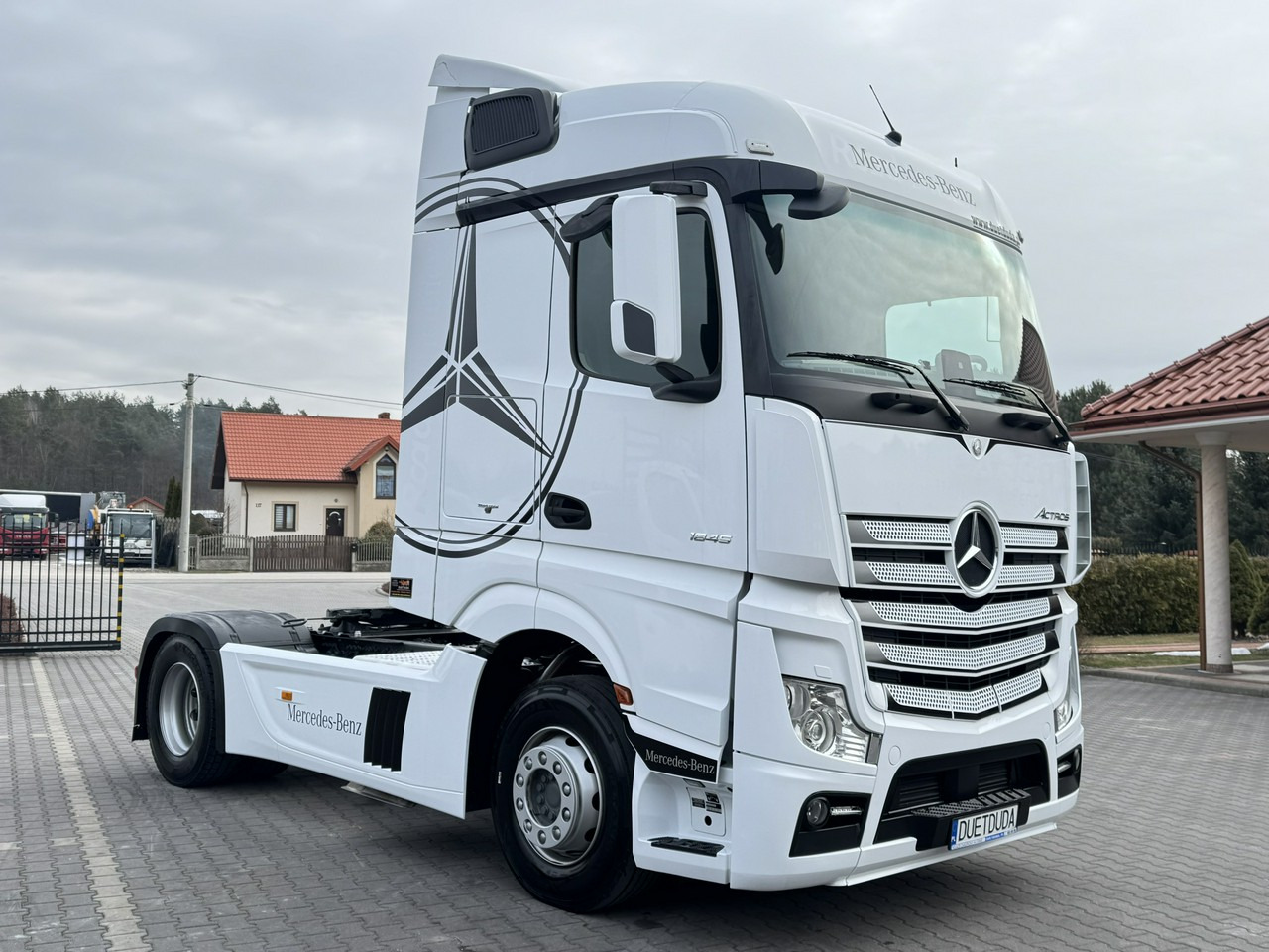 Mercedes ACTROS 1845 Euro 6 Stream Space Standard !!! - Tractor: foto 2 Mercedes ACTROS 1845 Euro 6 Stream Space Standard !!! - Tractor: foto 2